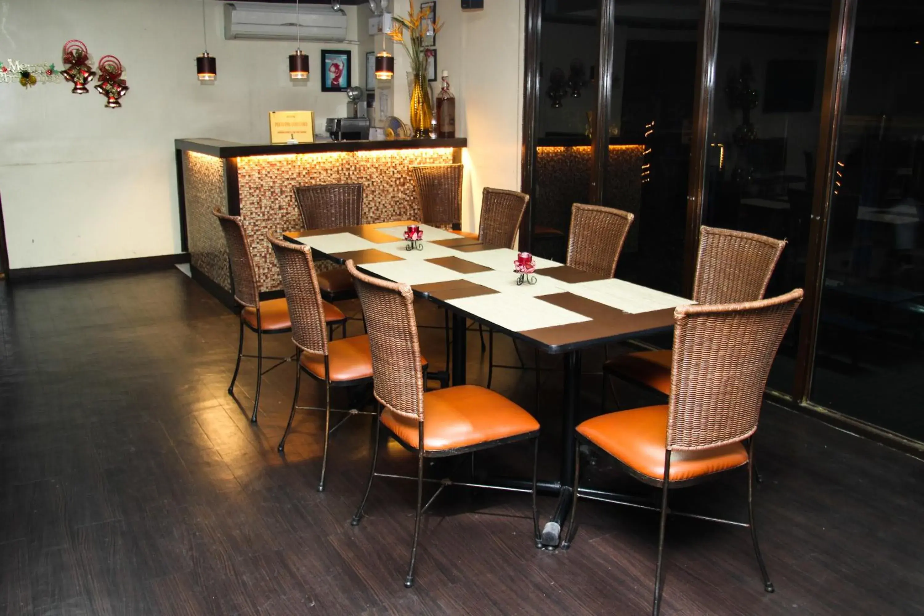 Restaurant/places to eat in Riverview Resort and Conference Center Restaurant/places to eat in Riverview Resort and Conference Center