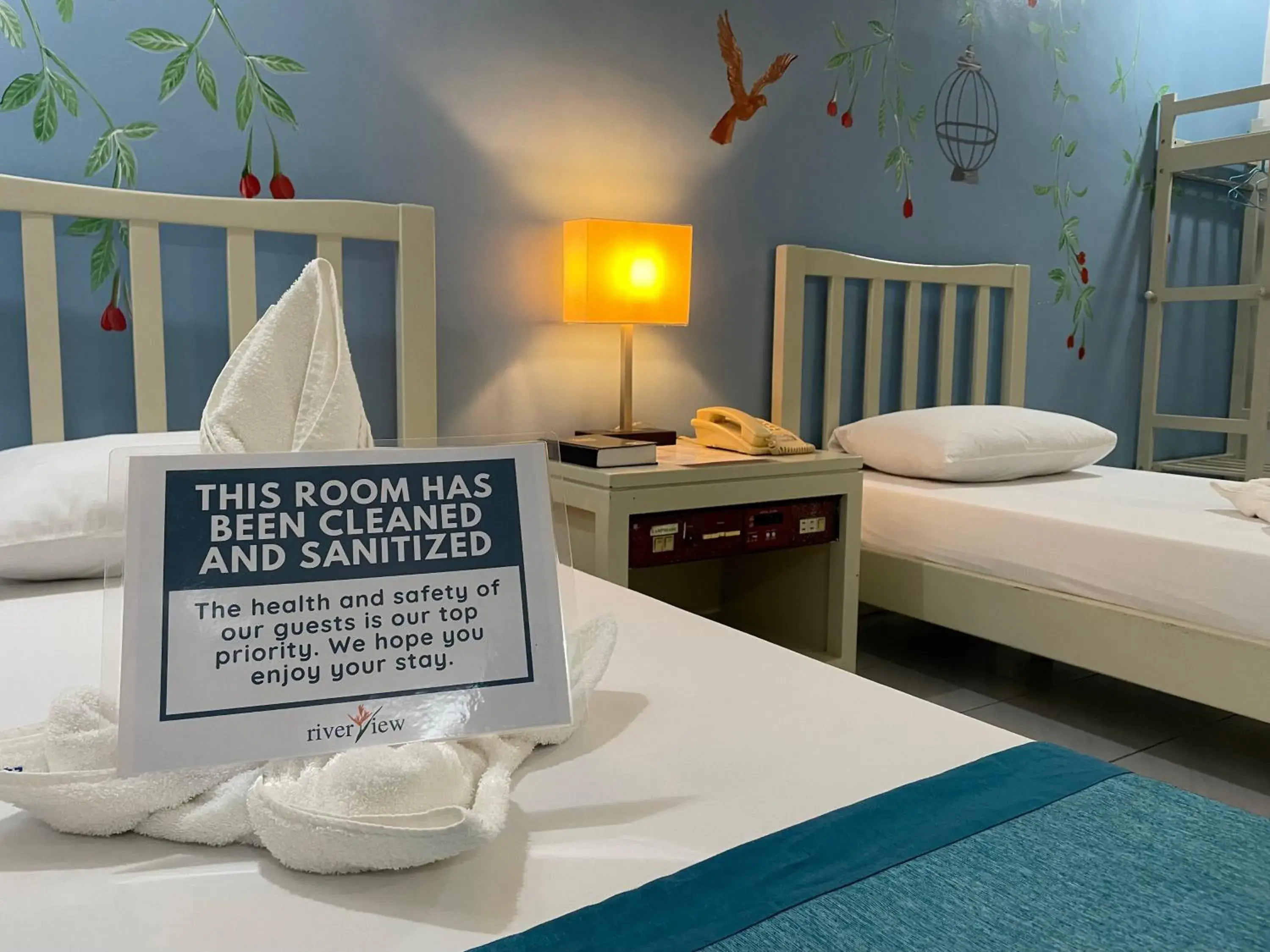 Logo/Certificate/Sign, Bed in Riverview Resort and Conference Center Logo/Certificate/Sign, Bed in Riverview Resort and Conference Center