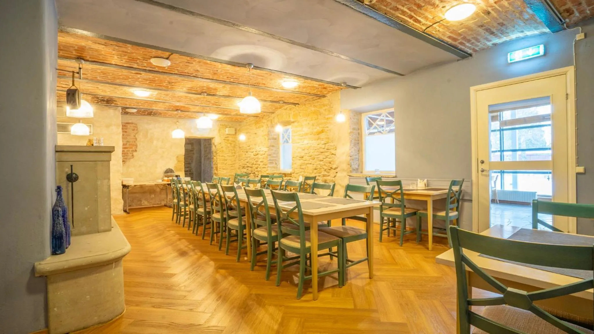 Restaurant/places to eat in Kongo Hotel