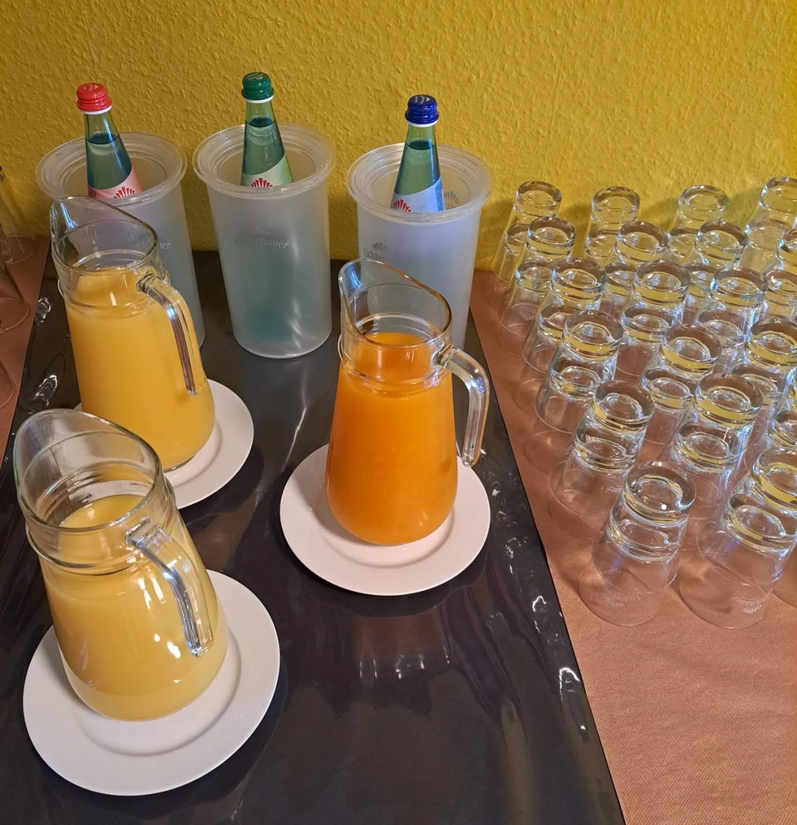 Breakfast in Hotel Altes Badehaus