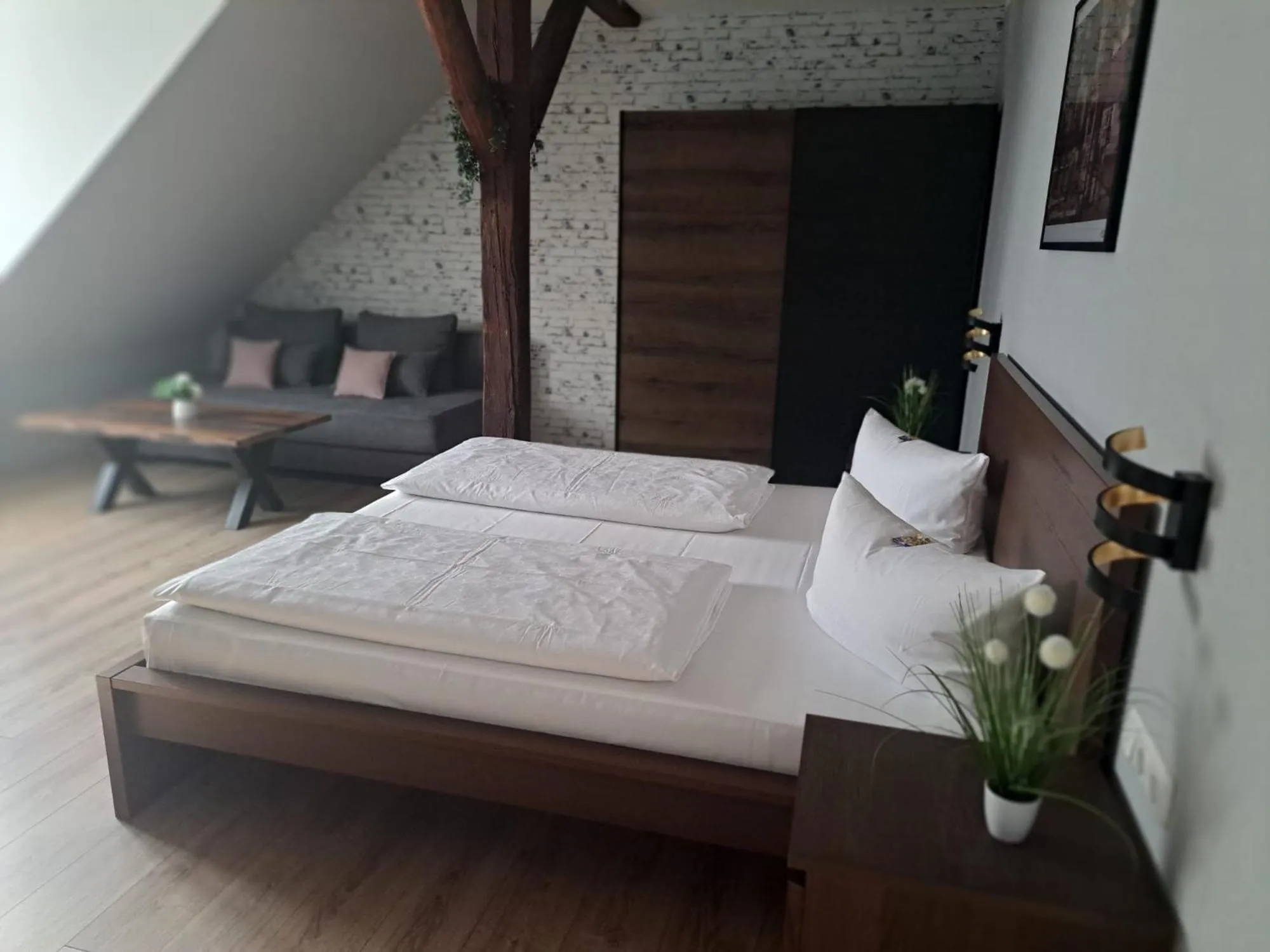 Property building, Bed in Hotel Altes Badehaus