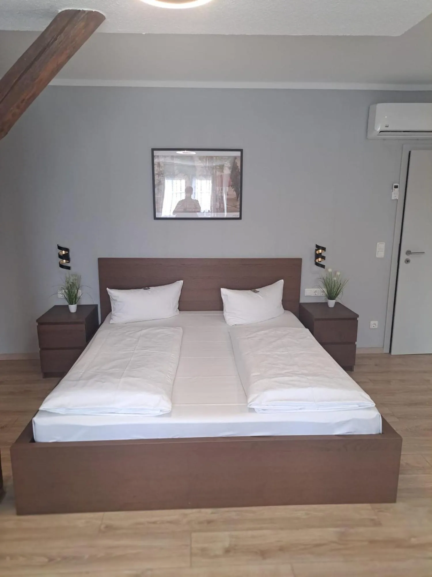 Property building, Bed in Hotel Altes Badehaus