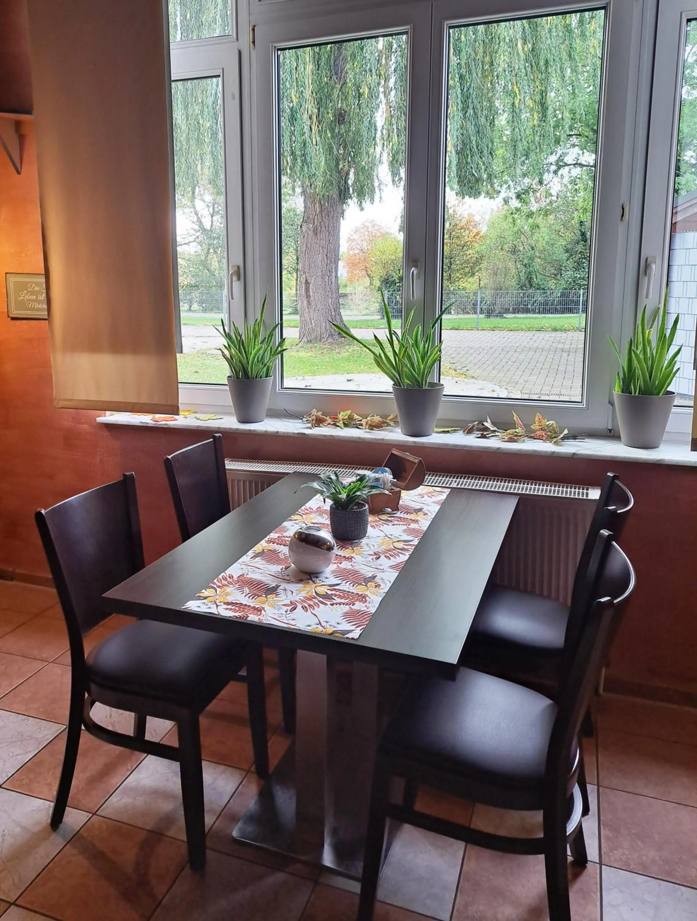 Restaurant/places to eat in Hotel Altes Badehaus