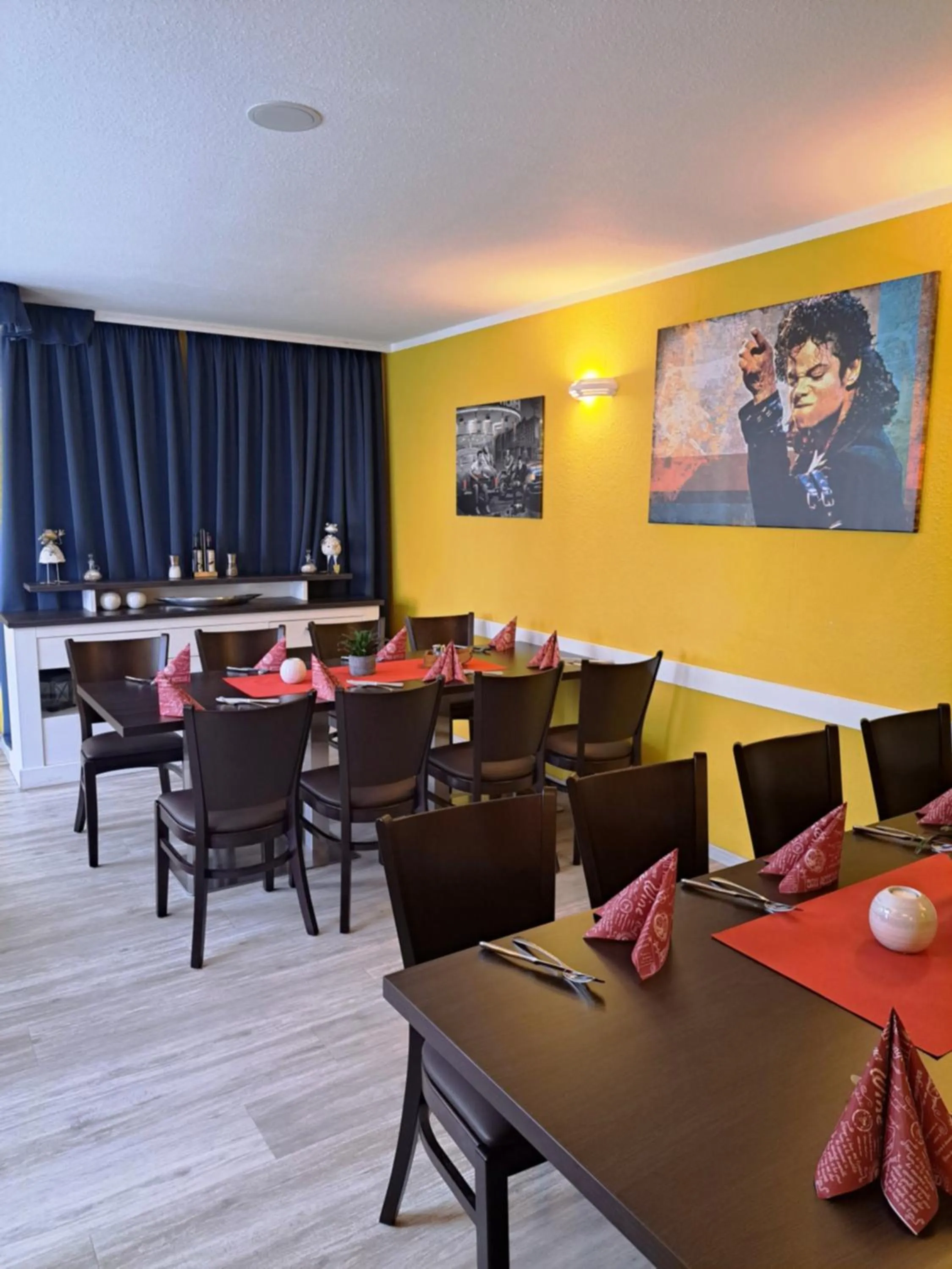 Restaurant/places to eat in Hotel Altes Badehaus