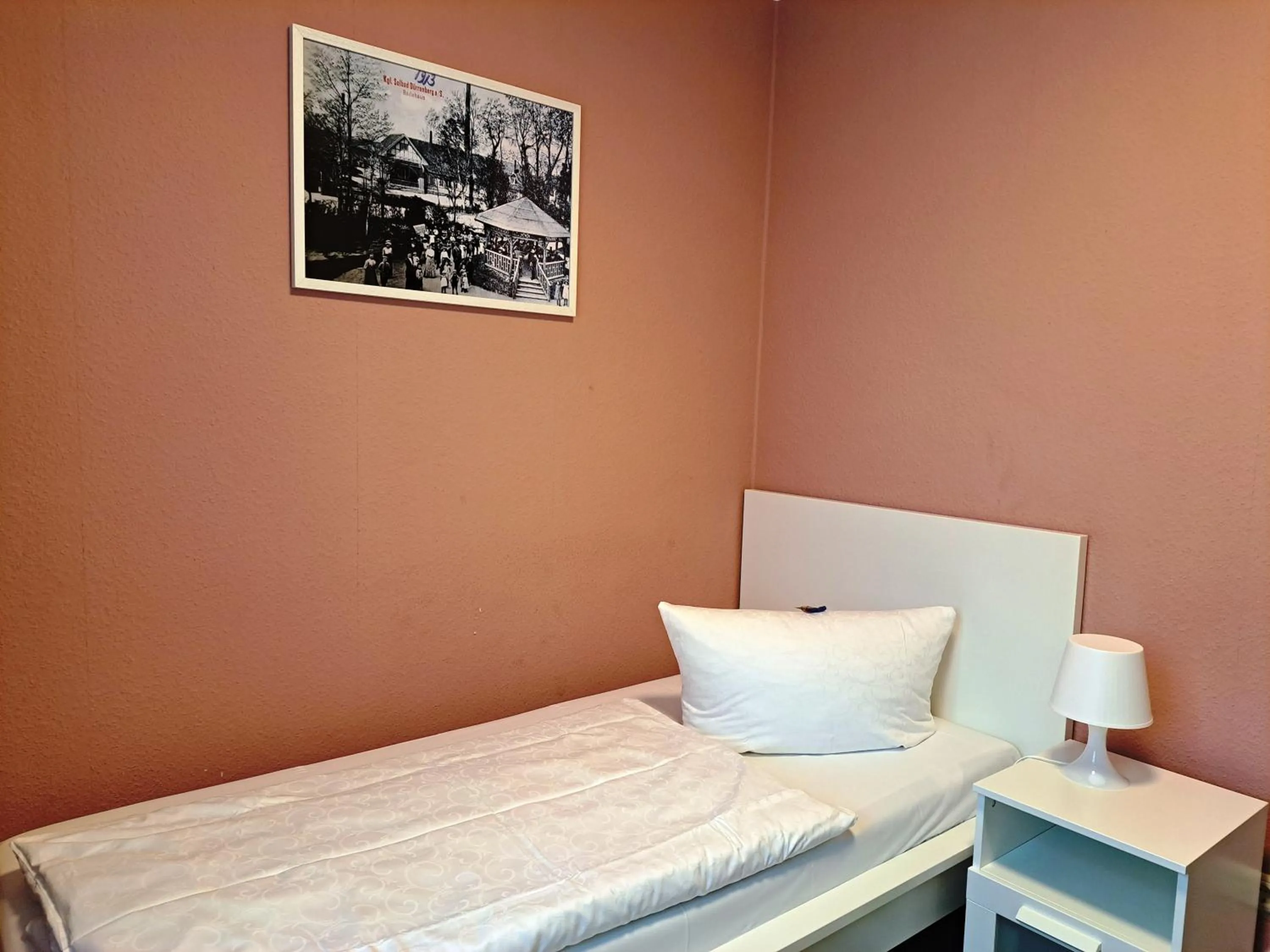 Property building, Bed in Hotel Altes Badehaus
