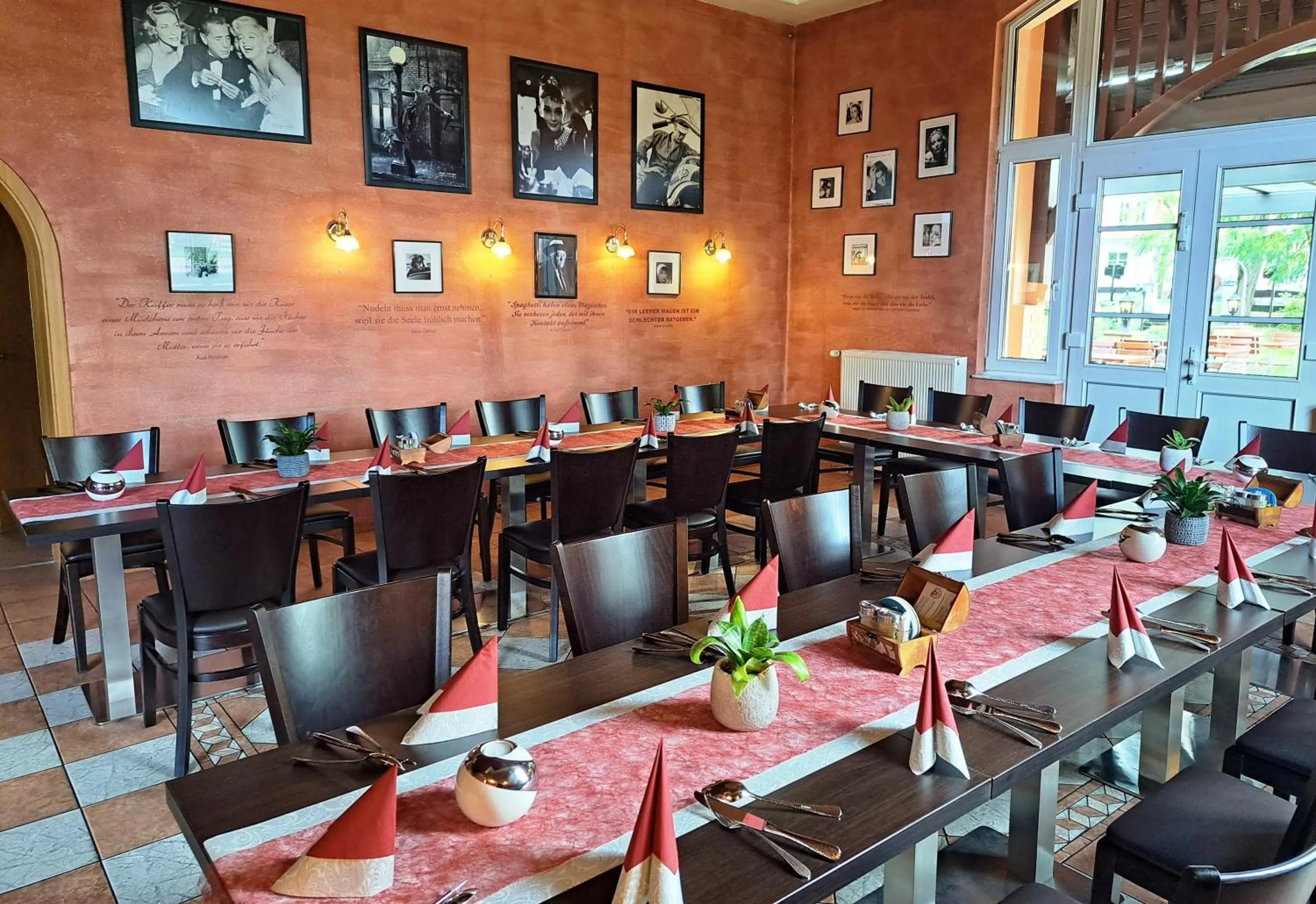 Restaurant/places to eat in Hotel Altes Badehaus