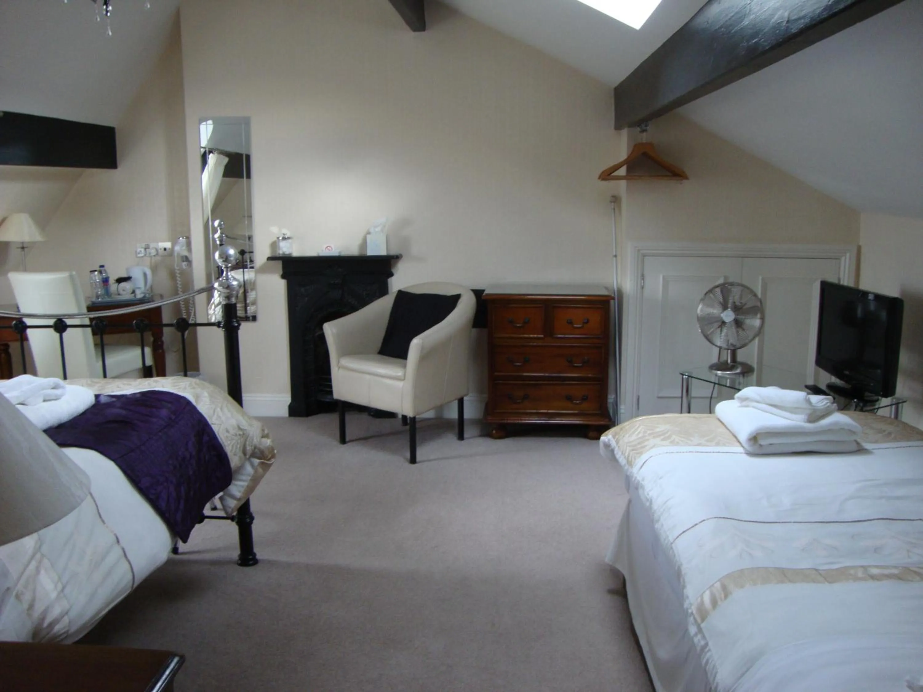 Bedroom, Bed in Ascot House