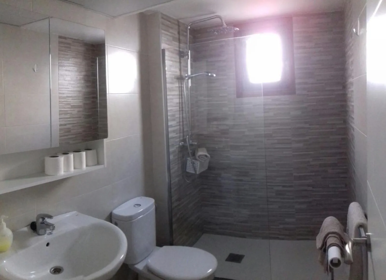 Bathroom in Pompeyos Viviendas Vacacionales