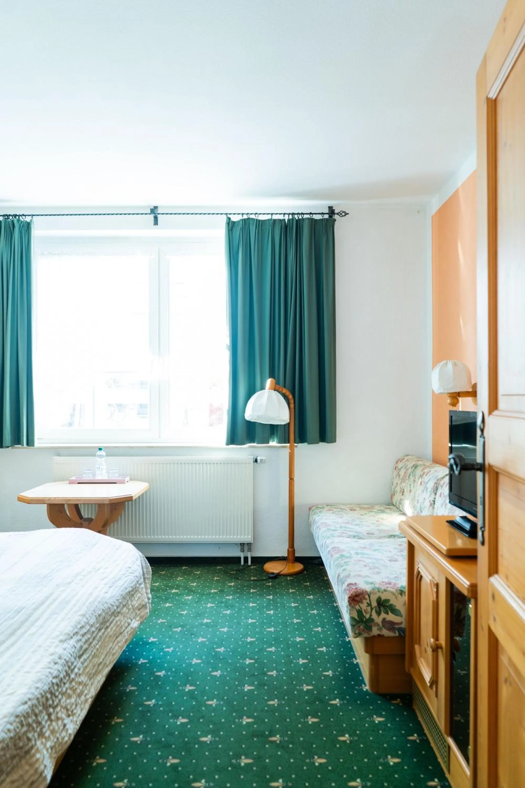 Bedroom, Bed in Landhotel & Restaurant Kains Hof