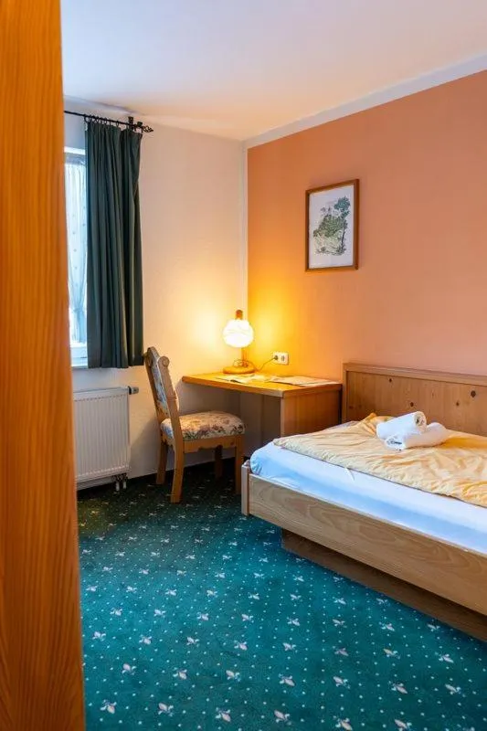 Bedroom, Bed in Landhotel & Restaurant Kains Hof