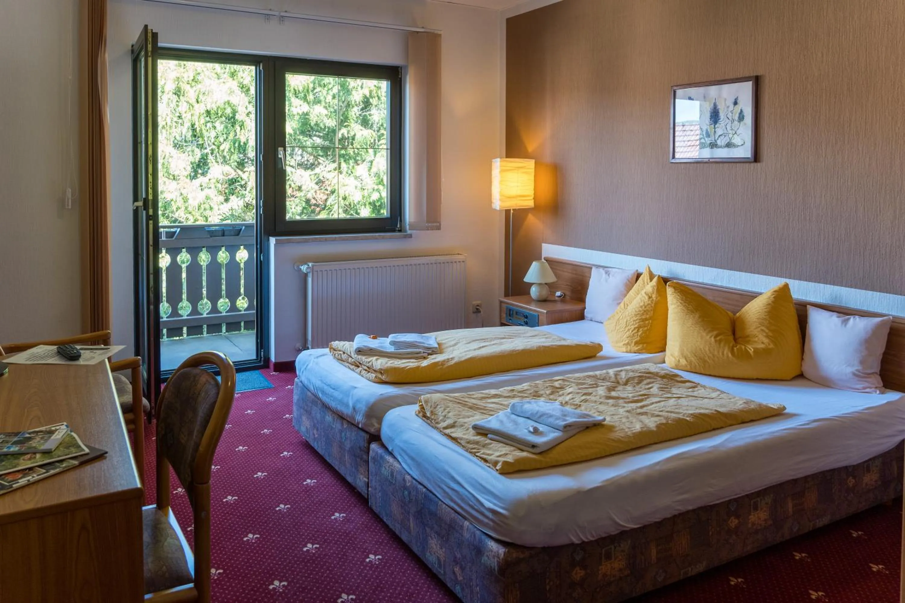 Balcony/Terrace, Bed in Landhotel & Restaurant Kains Hof