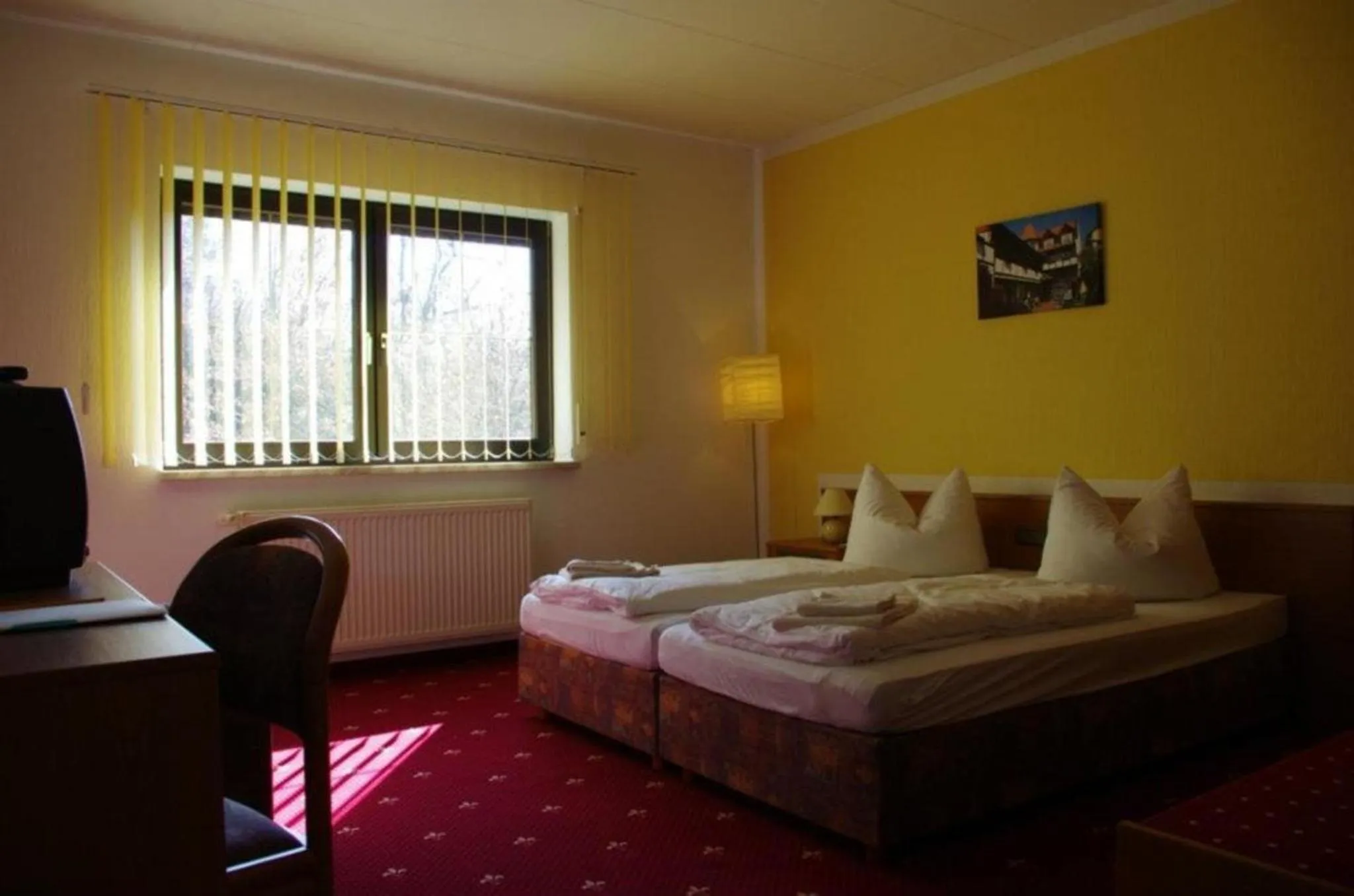 Photo of the whole room, Bed in Landhotel & Restaurant Kains Hof