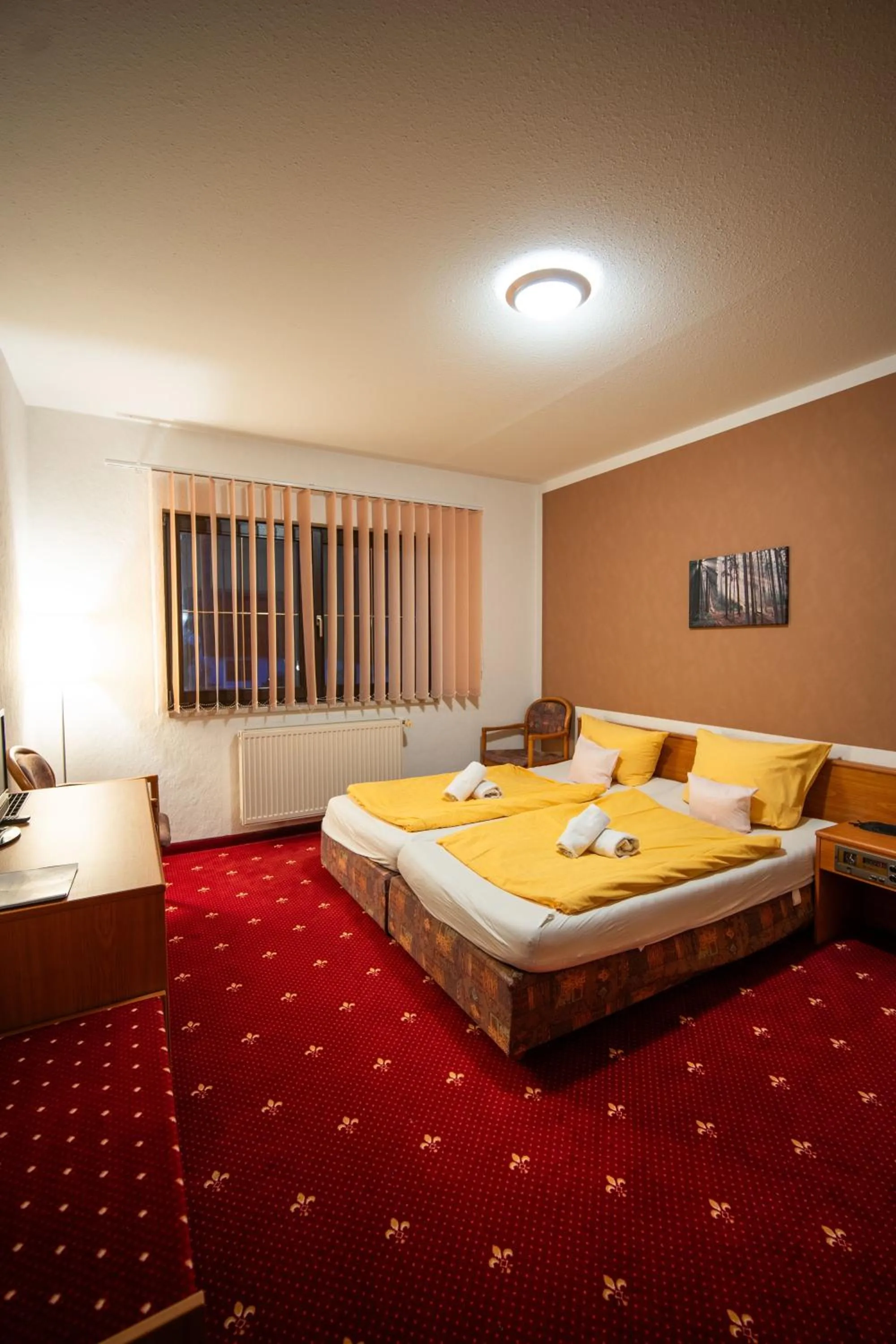 Bed in Landhotel & Restaurant Kains Hof