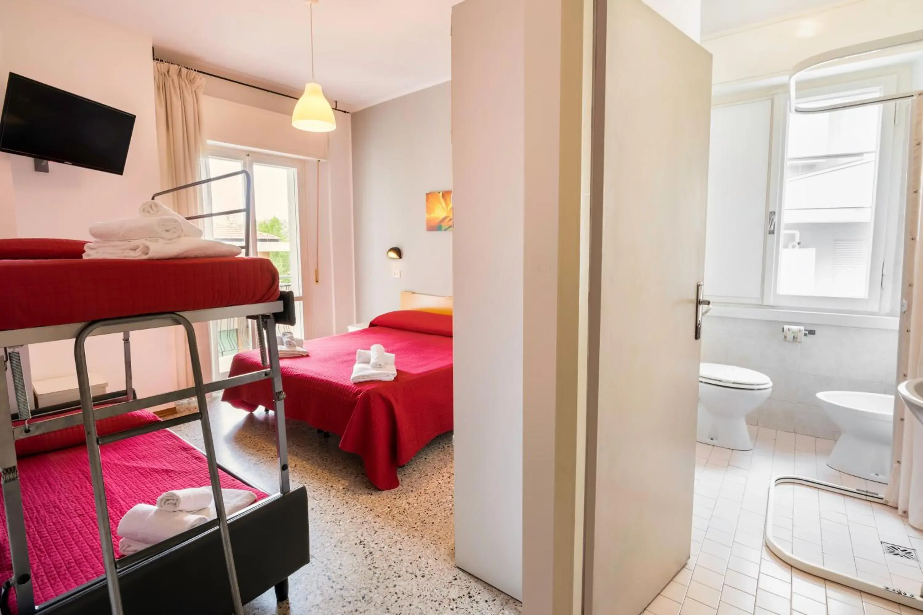 Bed in Hotel Ausonia B&B RiMiNi Bed in Hotel Ausonia B&B RiMiNi