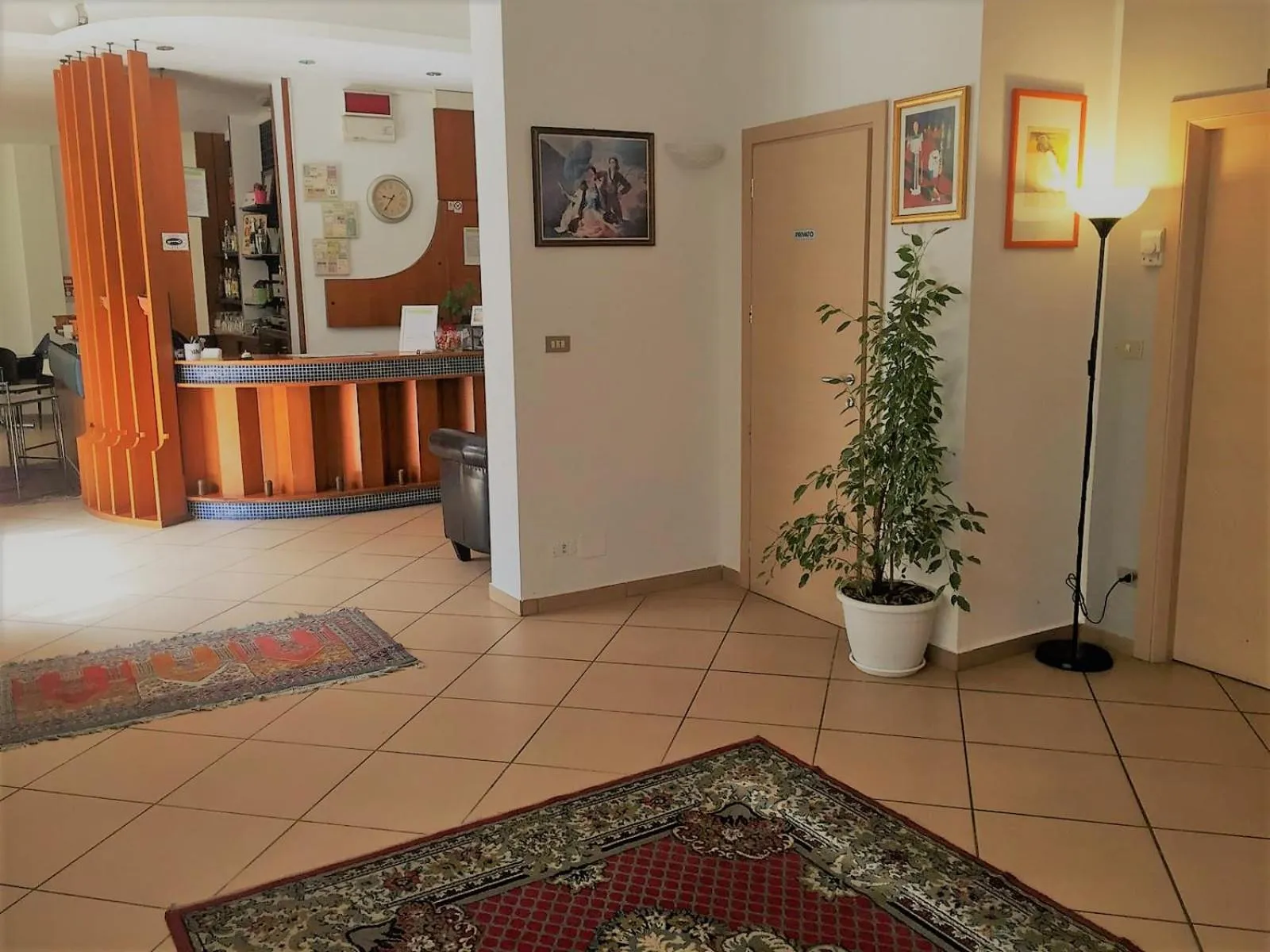 Communal lounge/ TV room in Hotel Ausonia B&B RiMiNi