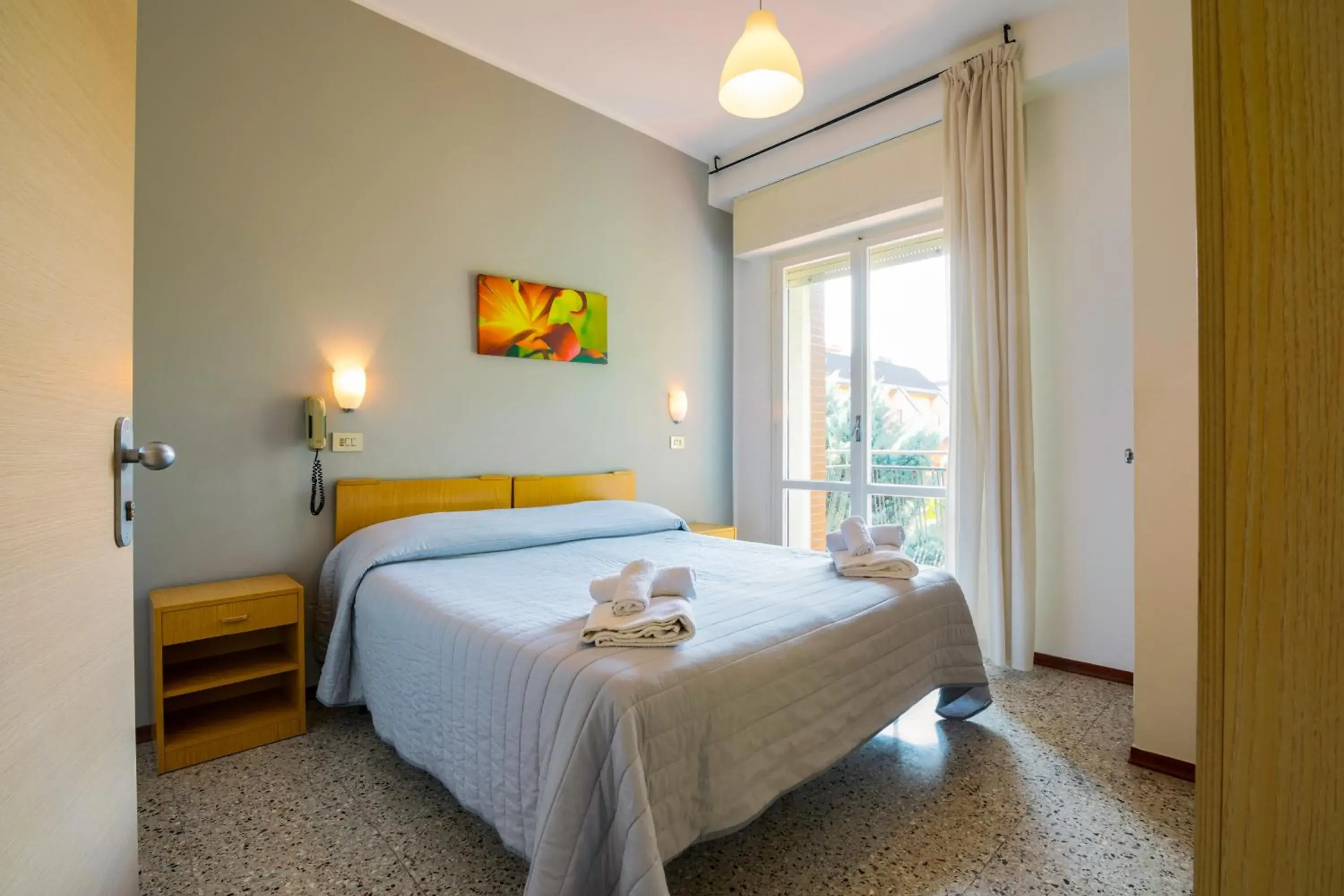 Bed in Hotel Ausonia B&B RiMiNi Bed in Hotel Ausonia B&B RiMiNi