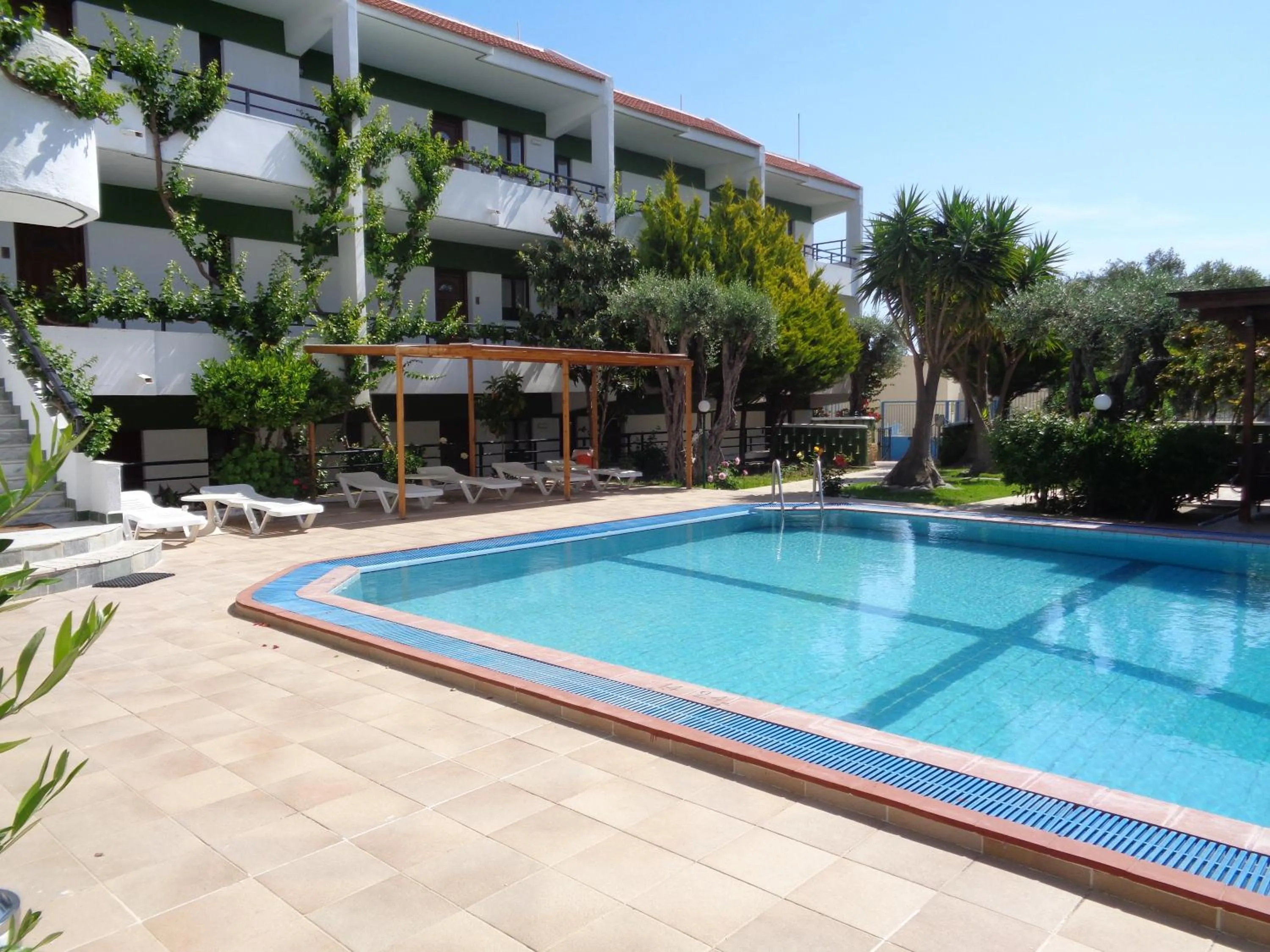 Property building in Terinikos Sunny Garden Hotel & Junior Suites