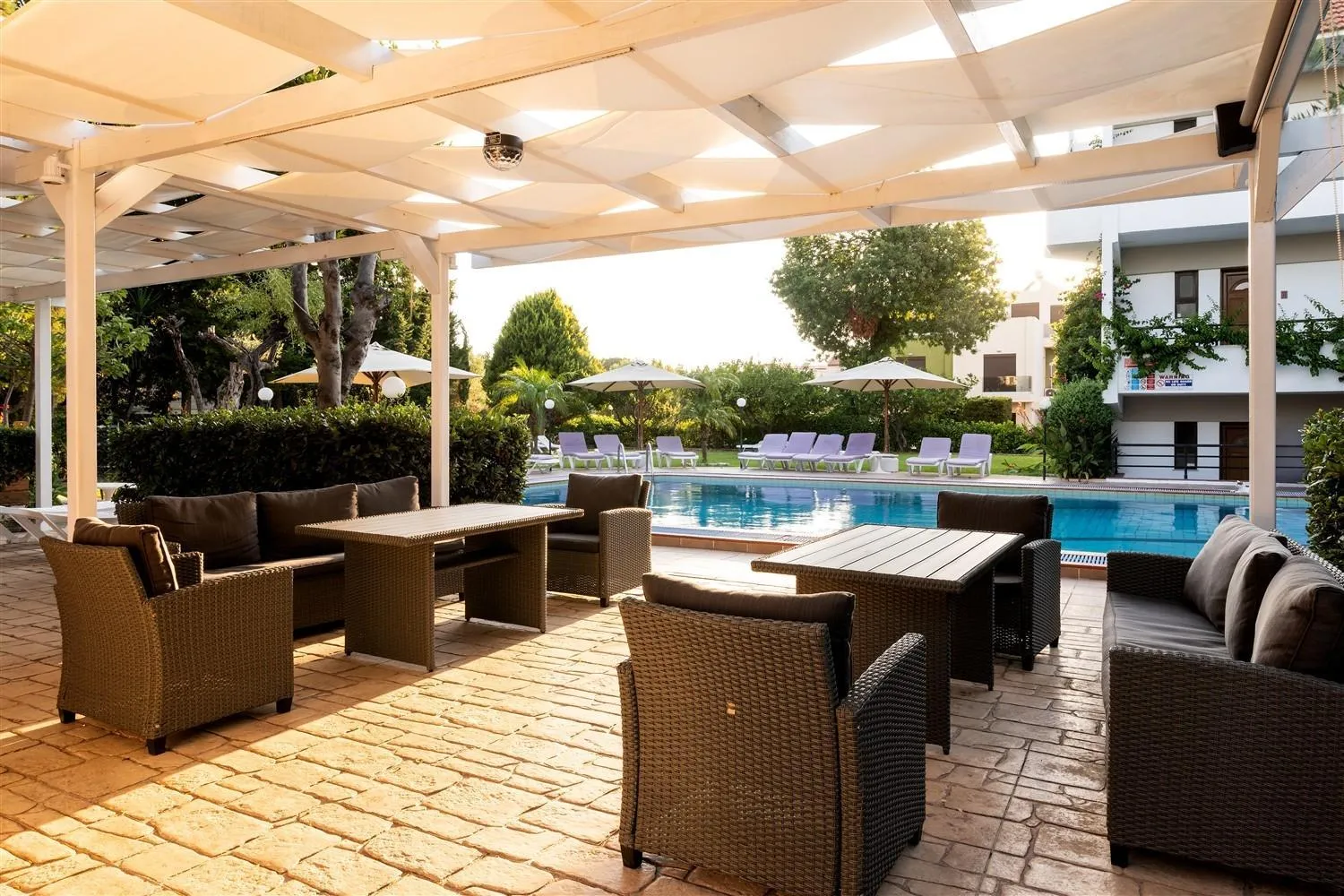Lounge or bar in Terinikos Sunny Garden Hotel & Junior Suites