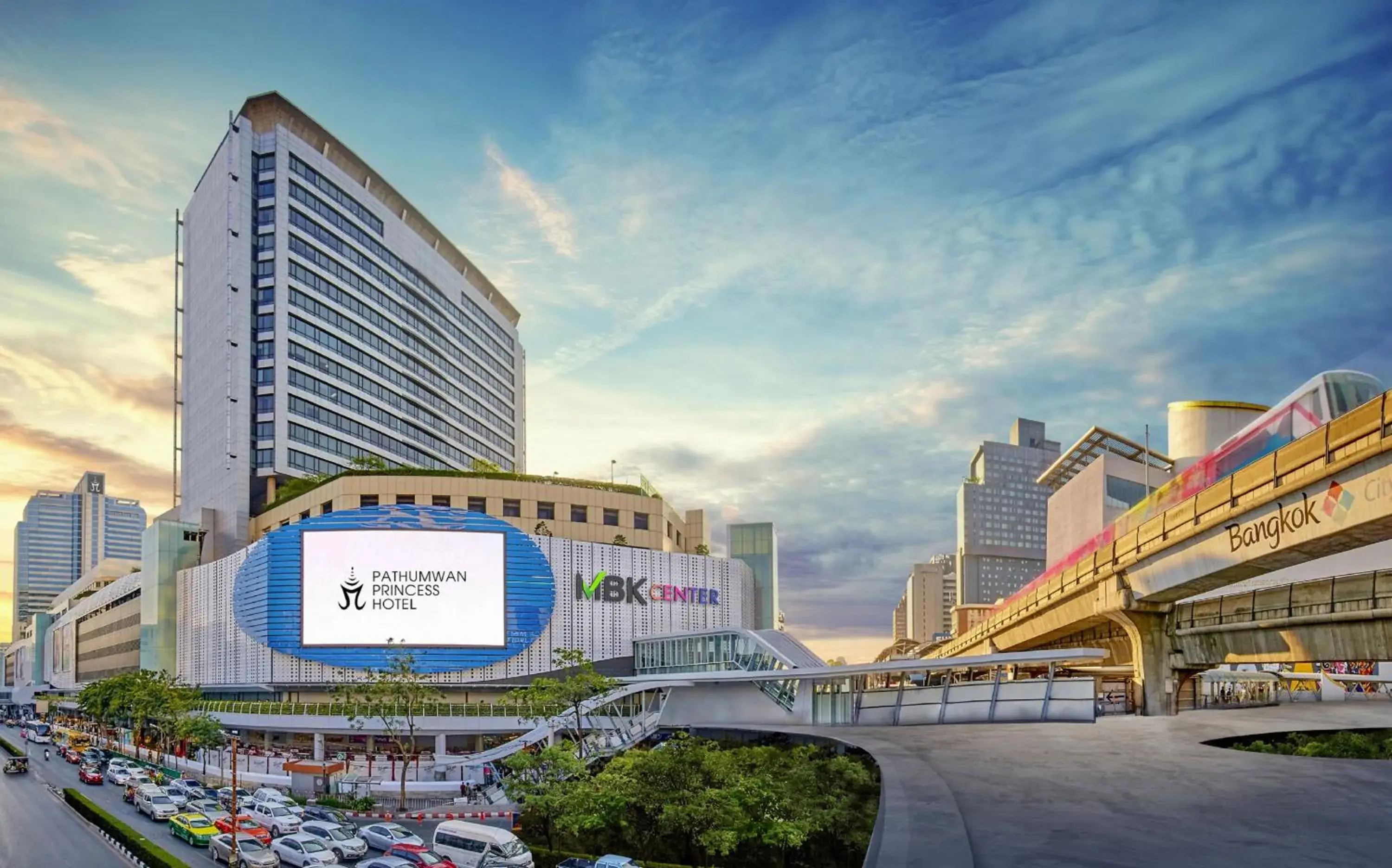 View (from property/room) in Pathumwan Princess Hotel View (from property/room) in Pathumwan Princess Hotel