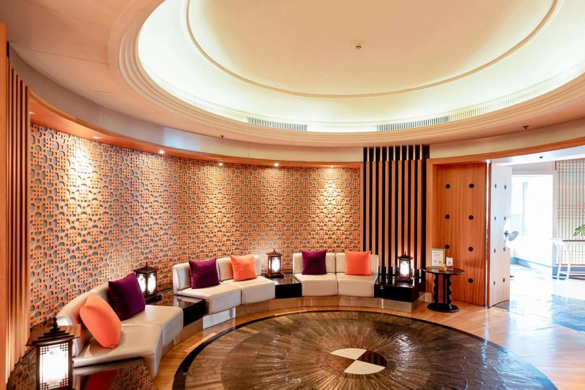 Restaurant/places to eat in Pathumwan Princess Hotel