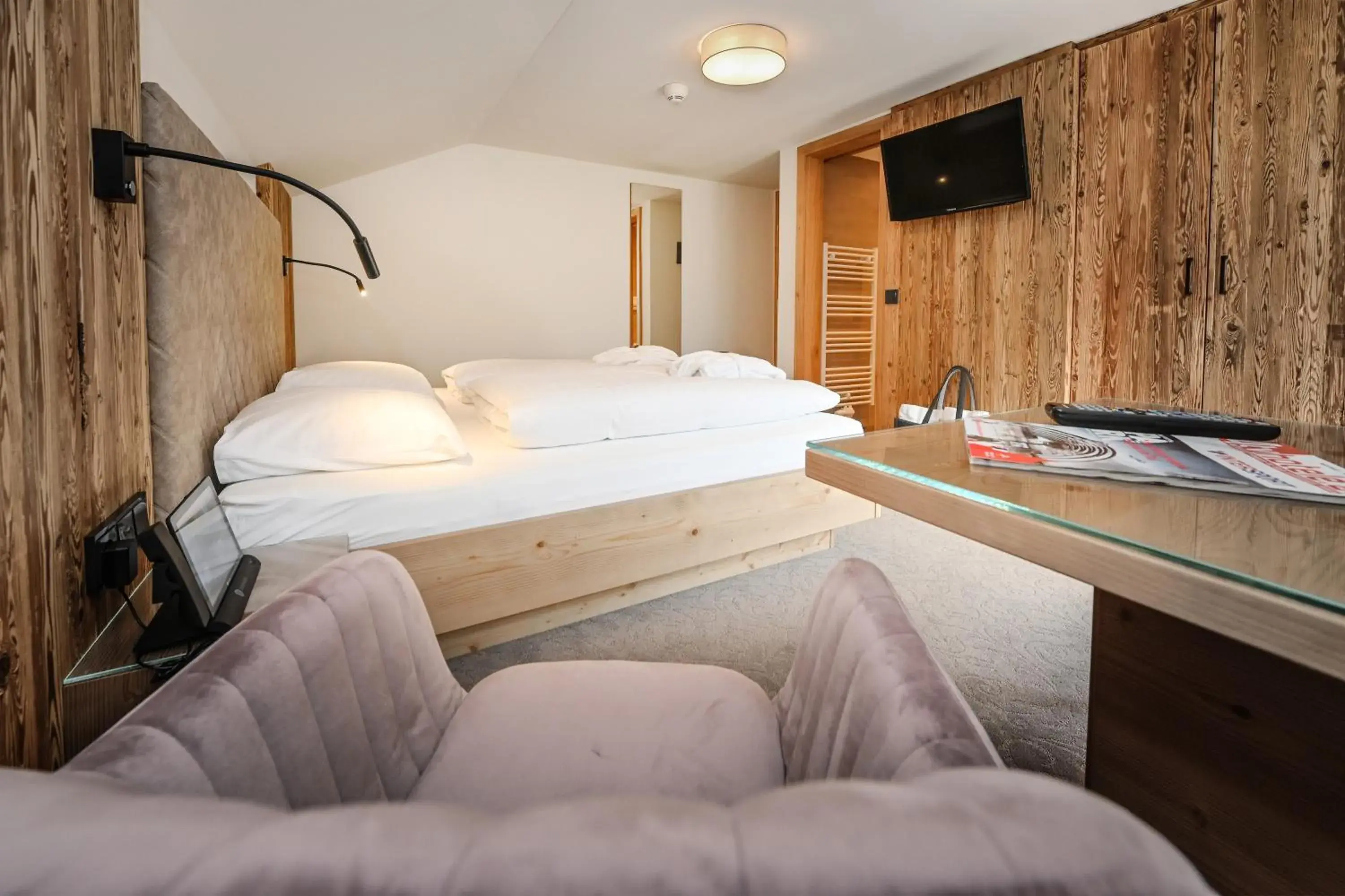 Double Room with Balcony in Hotel Alpenfeuer Montafon Double Room with Balcony in Hotel Alpenfeuer Montafon