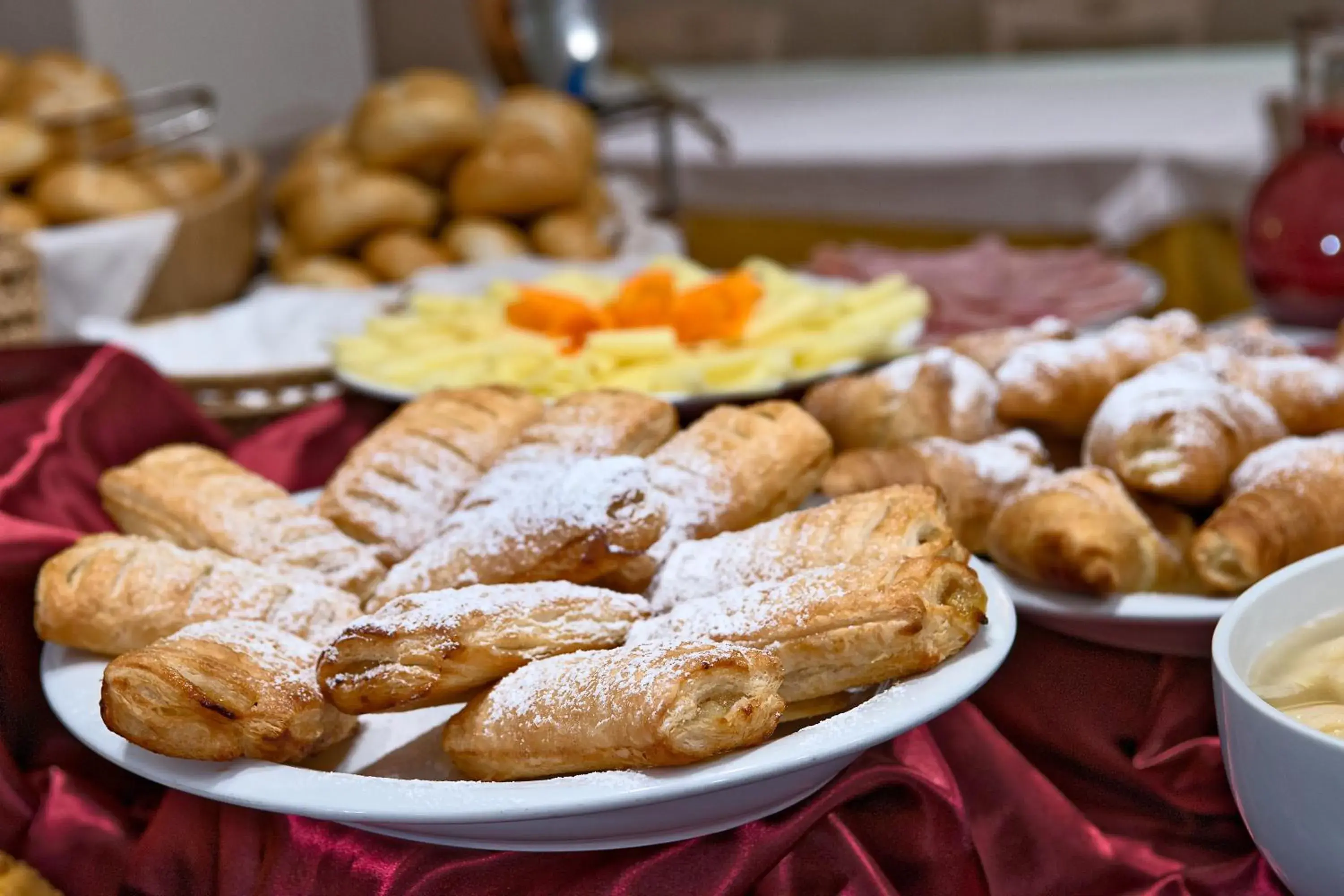 Food and drinks in GH Hotel Piaz Food and drinks in GH Hotel Piaz