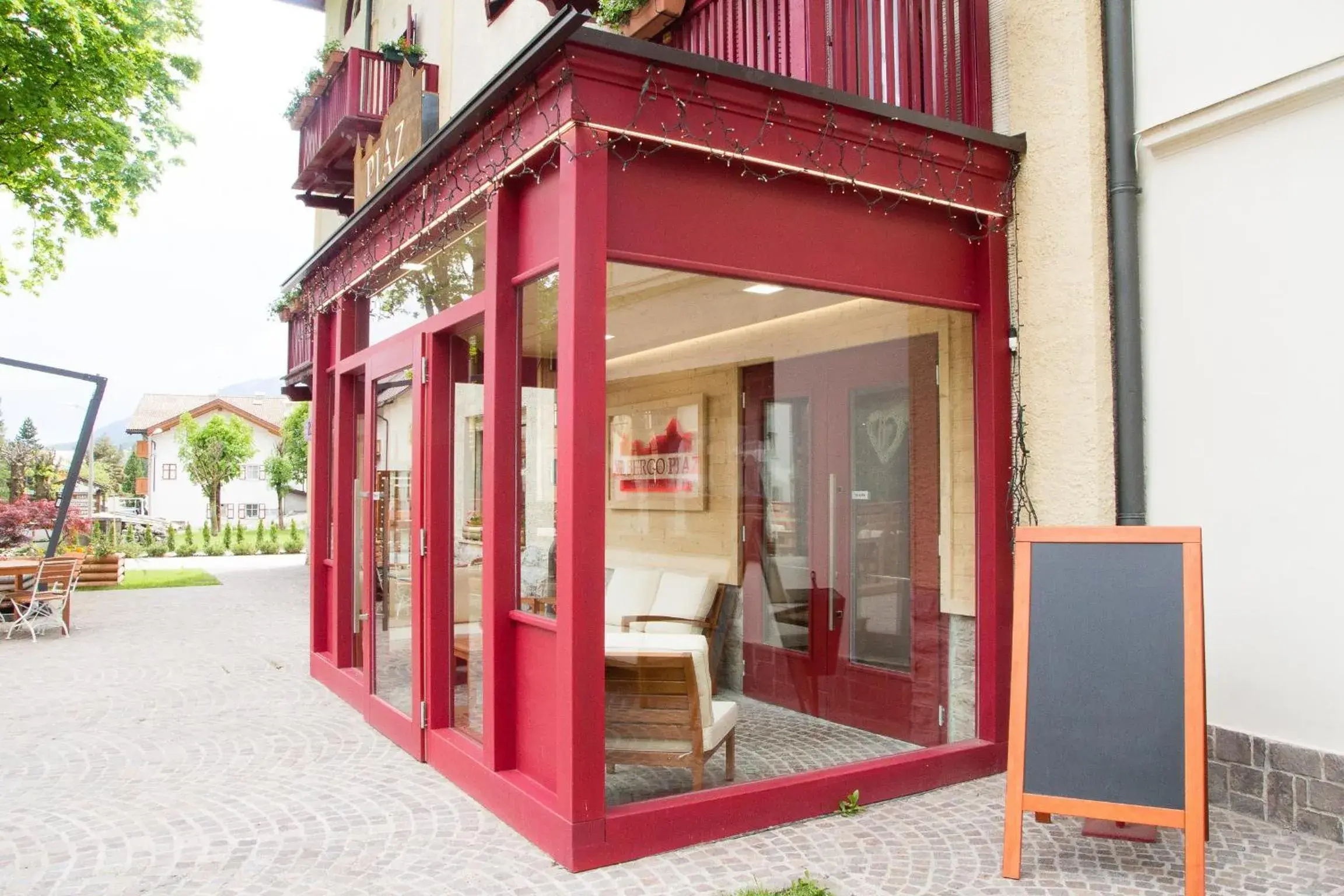 Facade/entrance in GH Hotel Piaz Facade/entrance in GH Hotel Piaz