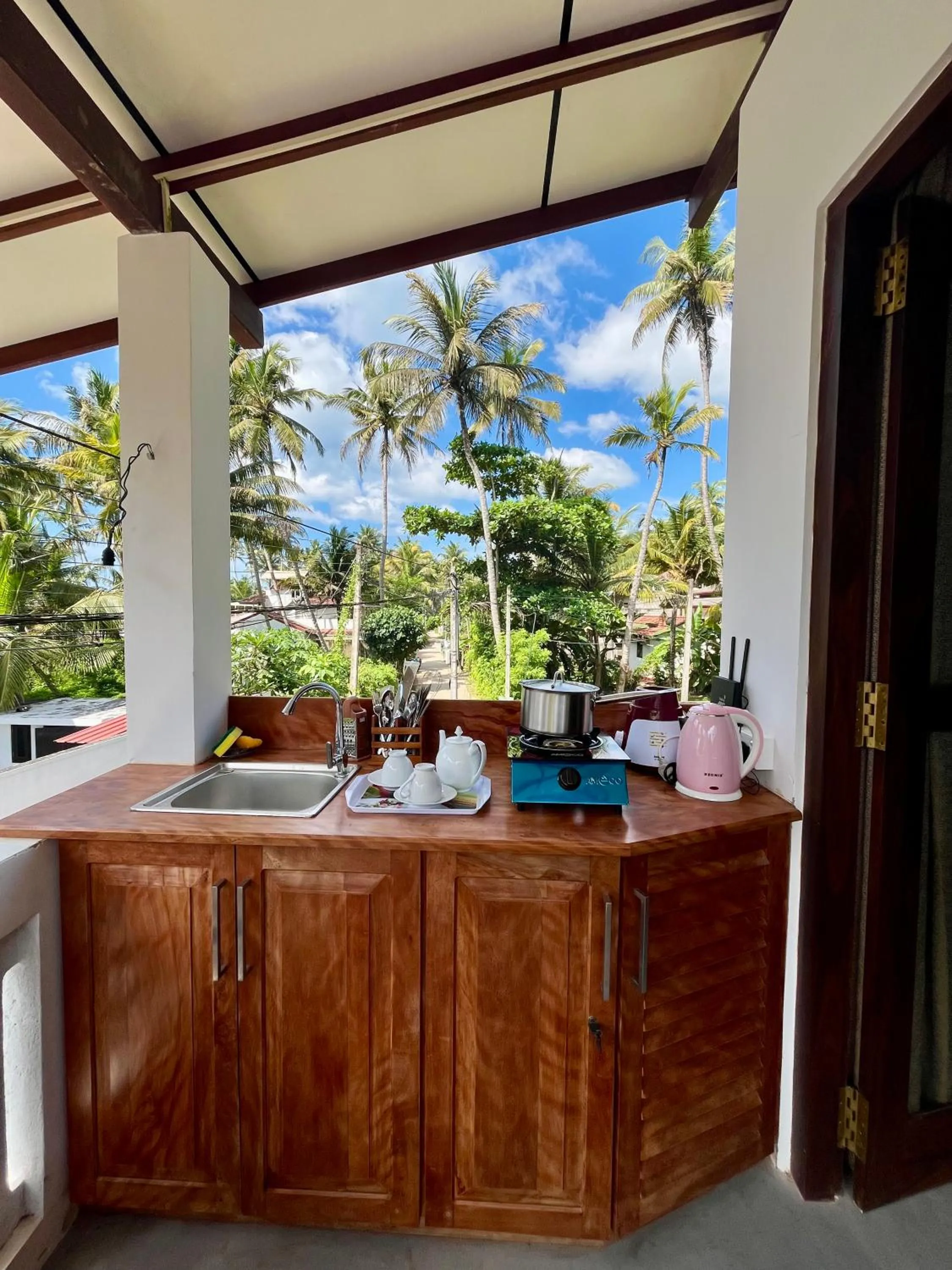 Deluxe Double Room with Balcony and Sea View in CosyNsurf