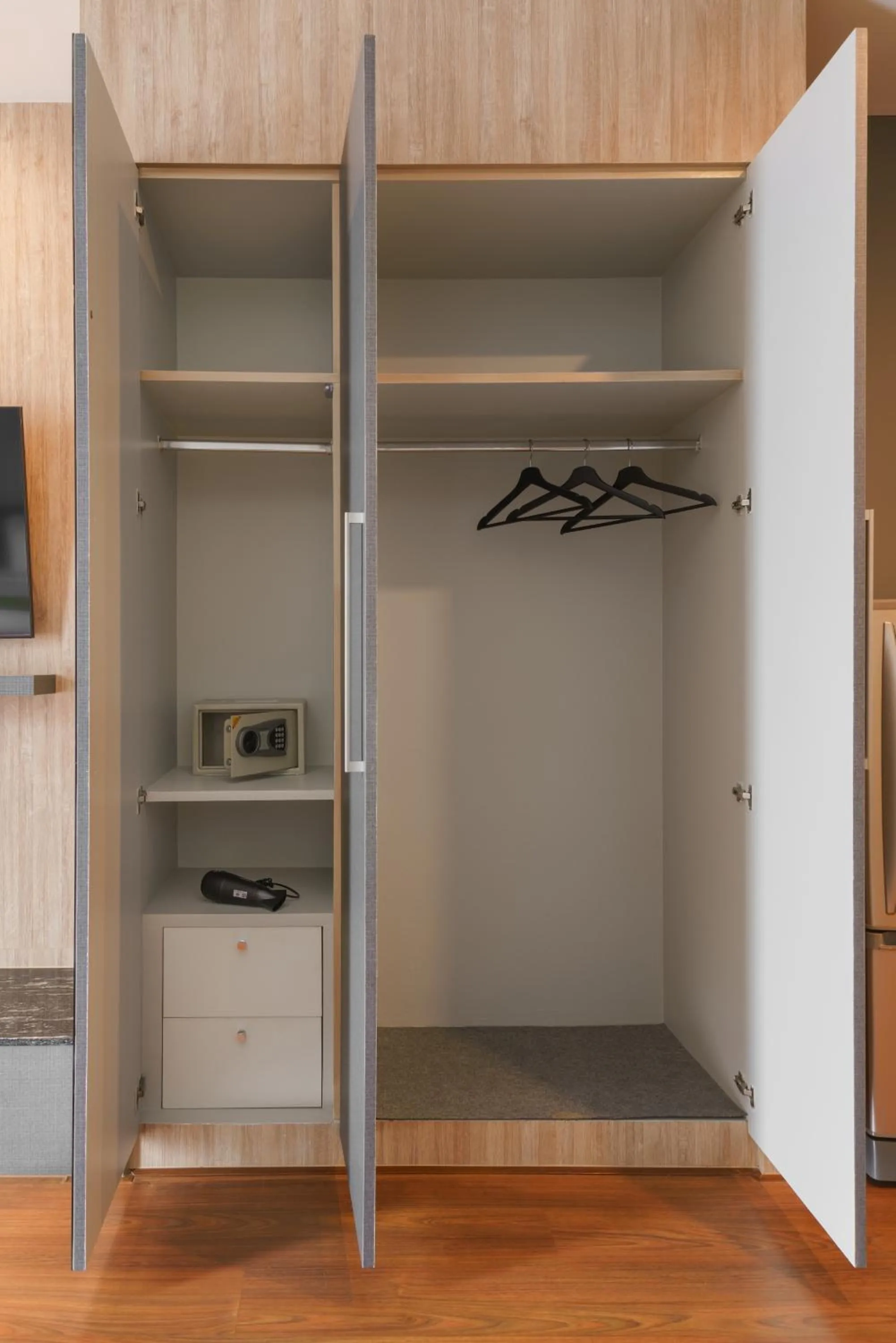 safe in iCheck inn Residence soi 2