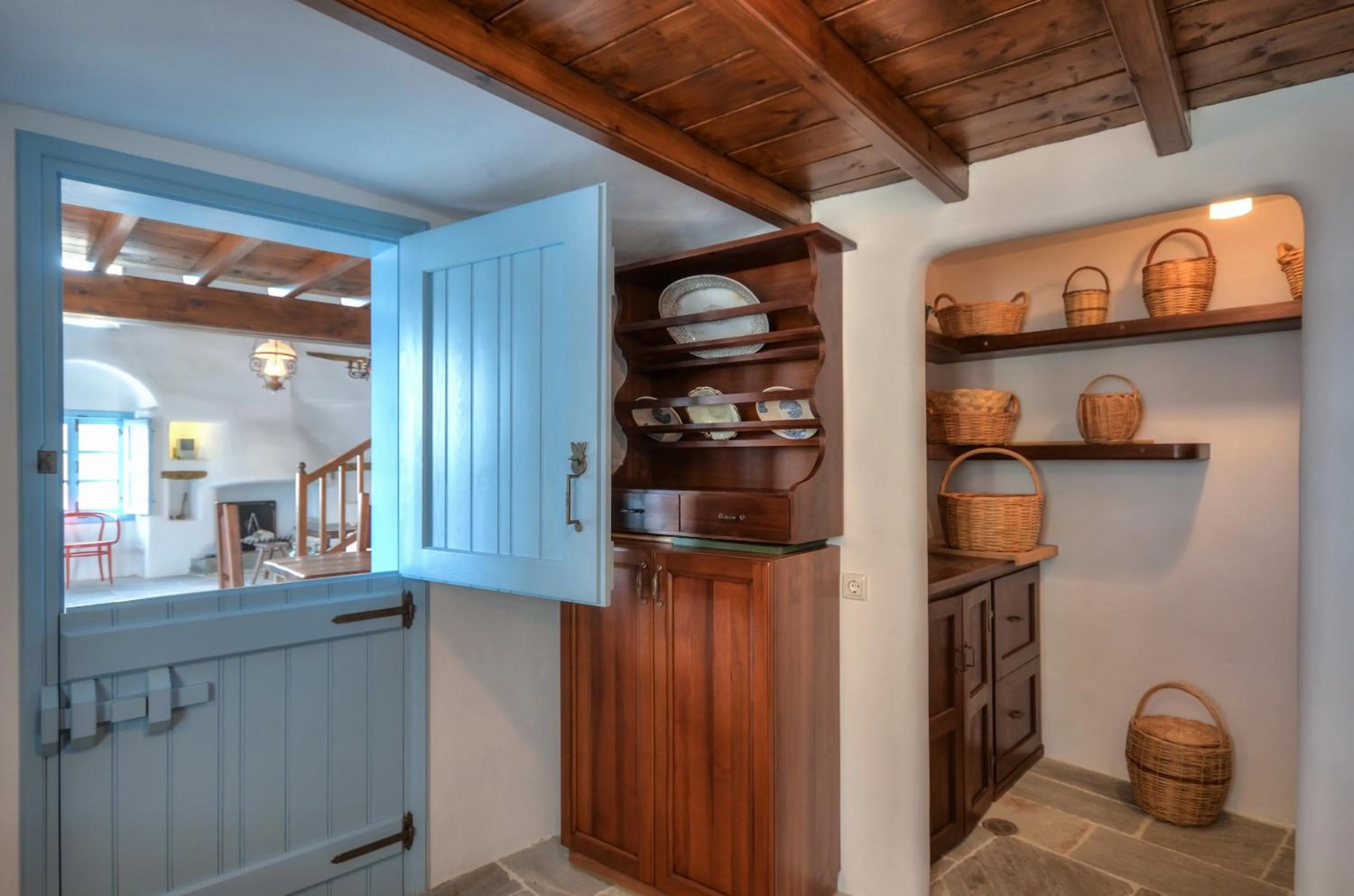 Kitchen or kitchenette in Unique Beachfront Cycladic Villa @ Agios Prokopios