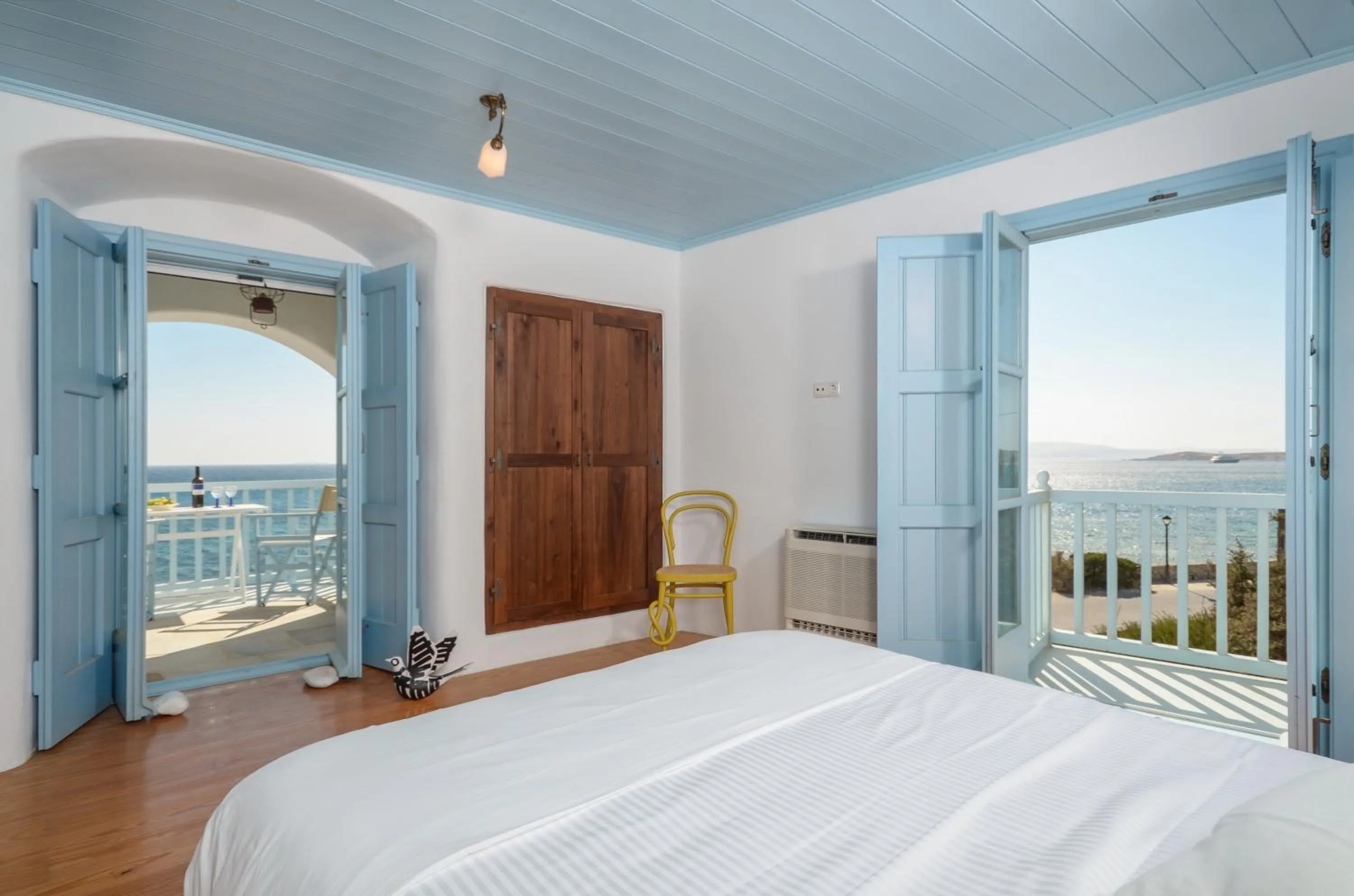Balcony/Terrace, Bed in Unique Beachfront Cycladic Villa @ Agios Prokopios