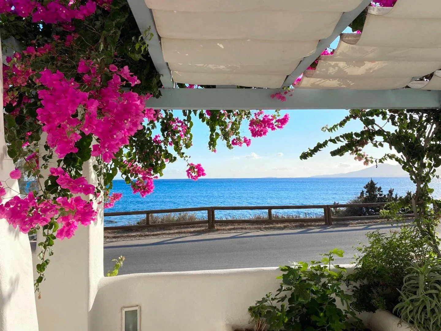 Balcony/Terrace in Unique Beachfront Cycladic Villa @ Agios Prokopios