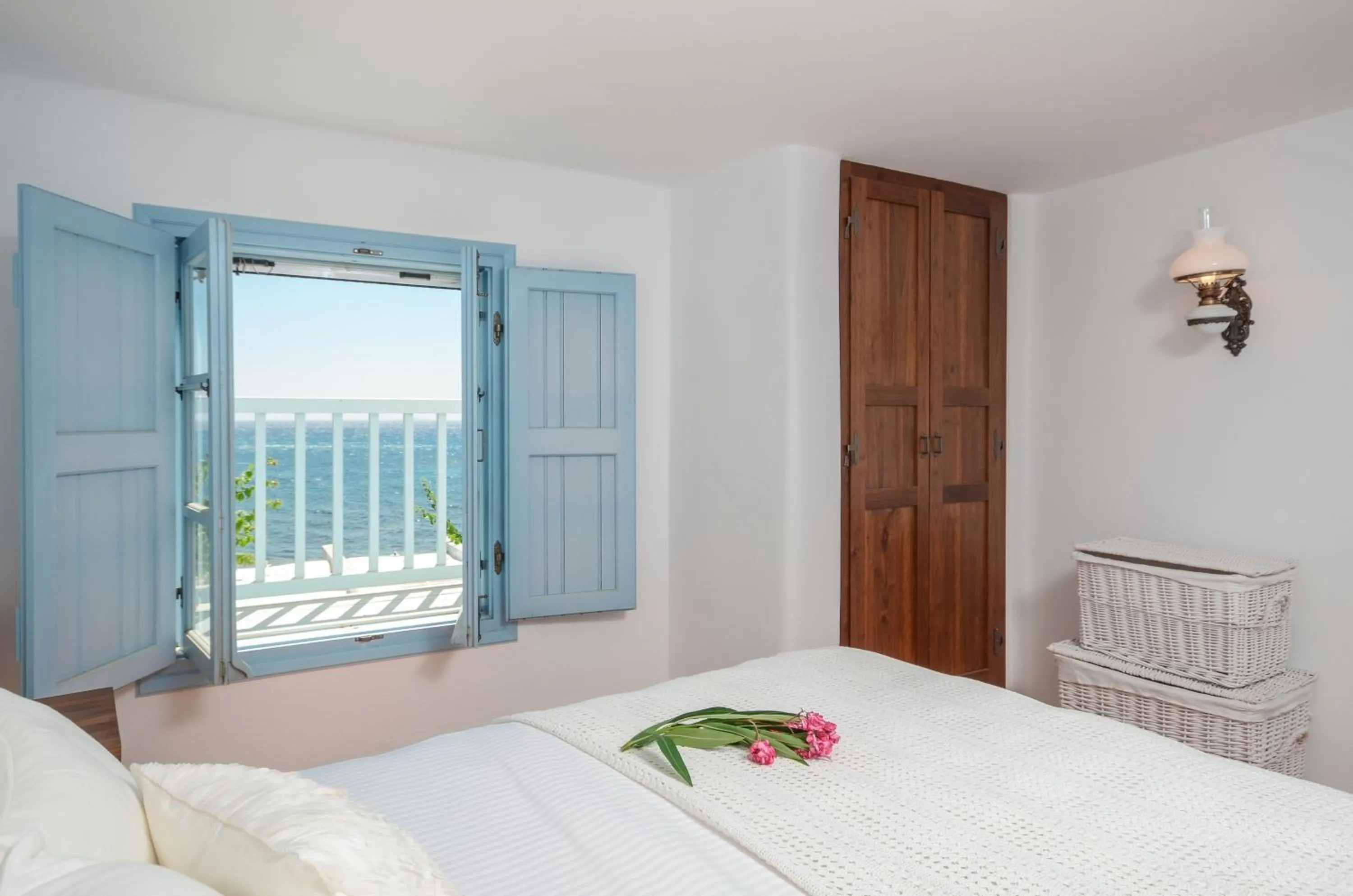 Bedroom, Bed in Unique Beachfront Cycladic Villa @ Agios Prokopios