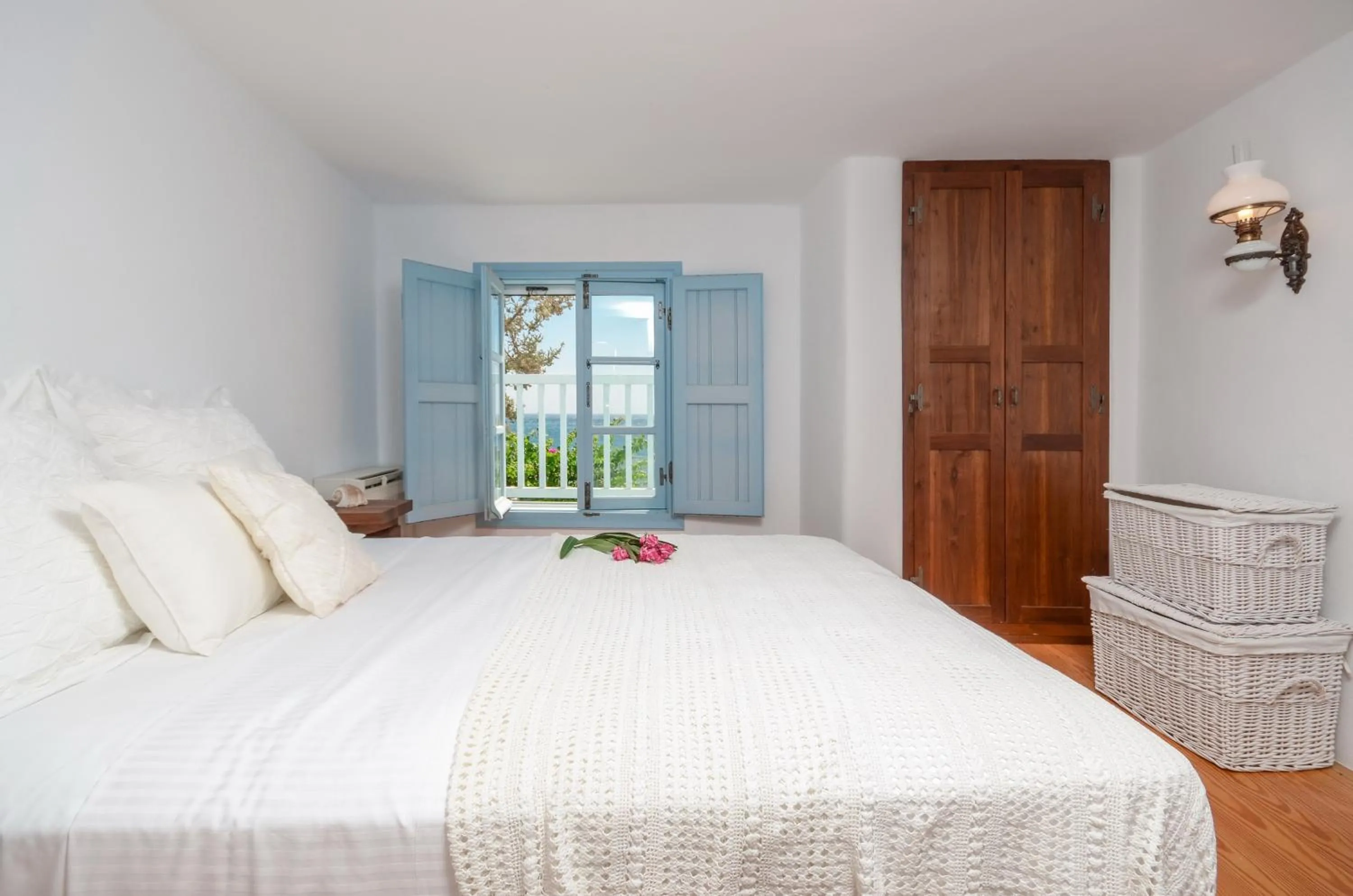 Bedroom, Bed in Unique Beachfront Cycladic Villa @ Agios Prokopios