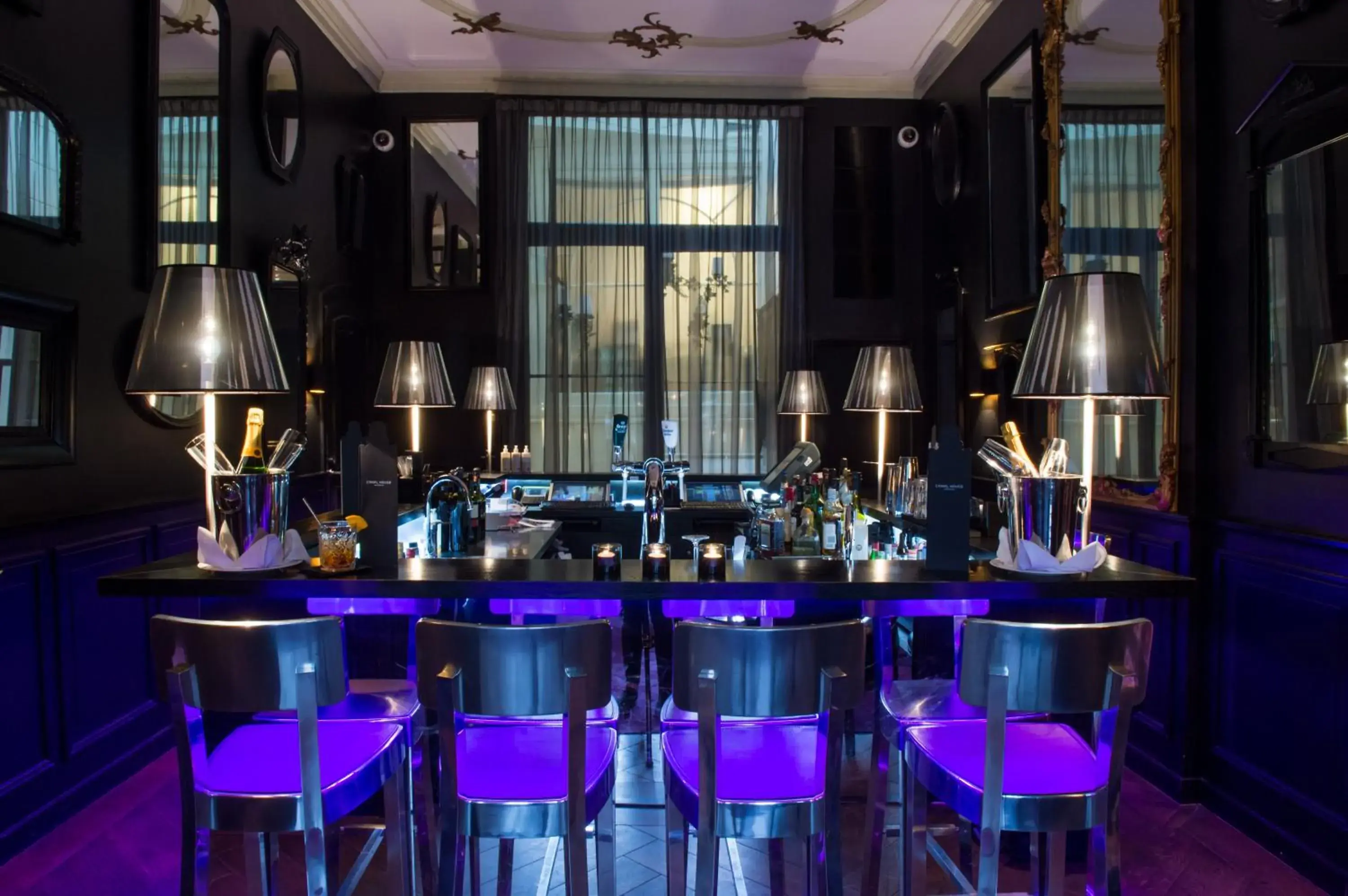 Lounge or bar in Canal House Lounge or bar in Canal House