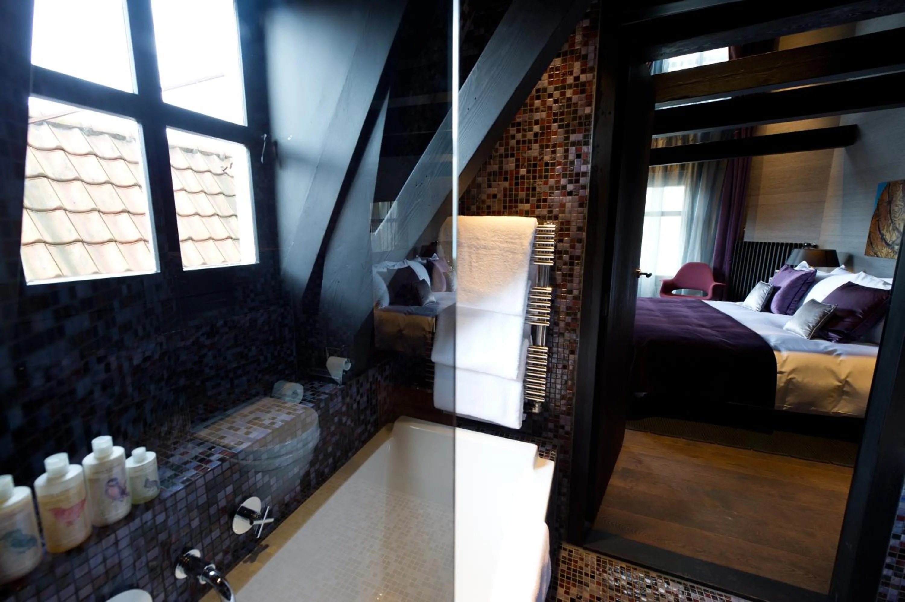 Bathroom, Bed in Canal House