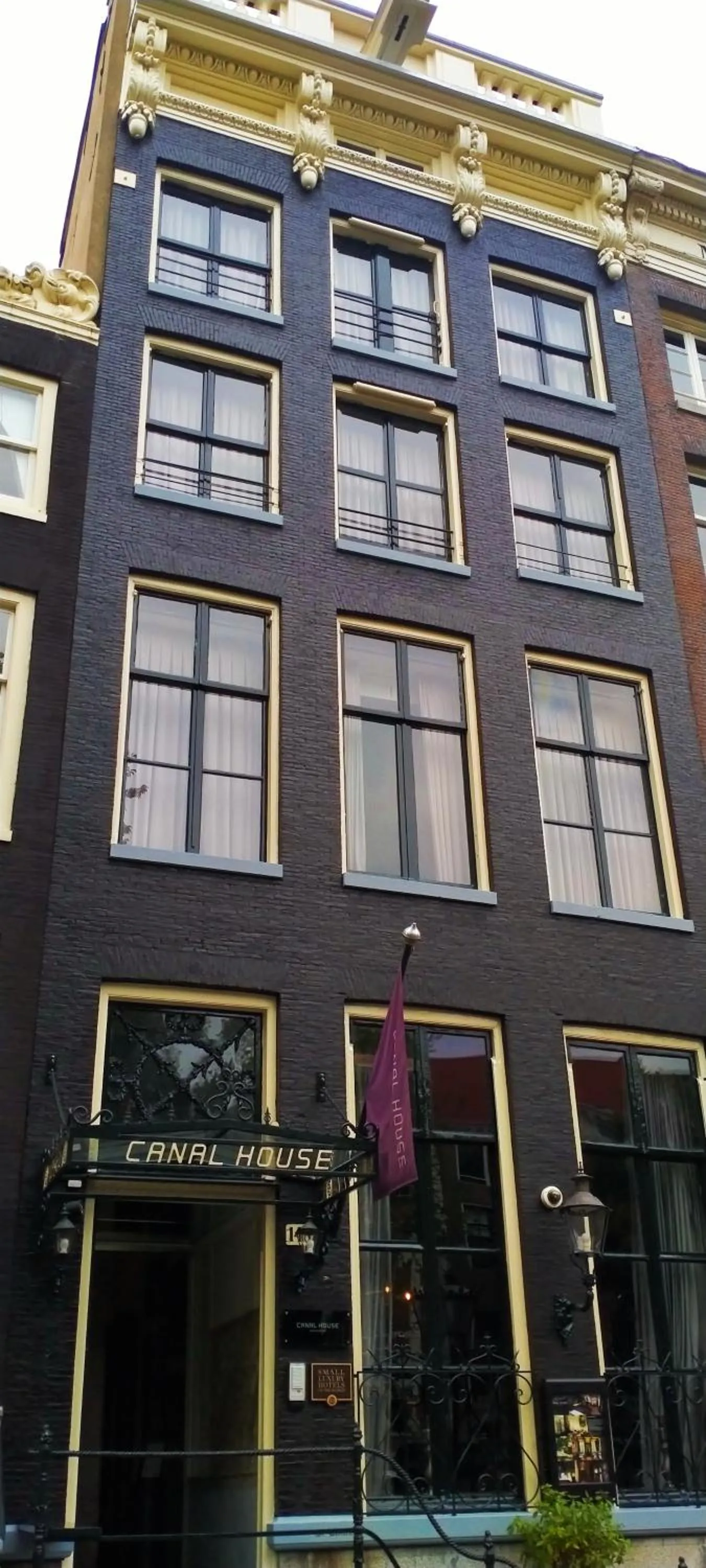 Property building in Canal House