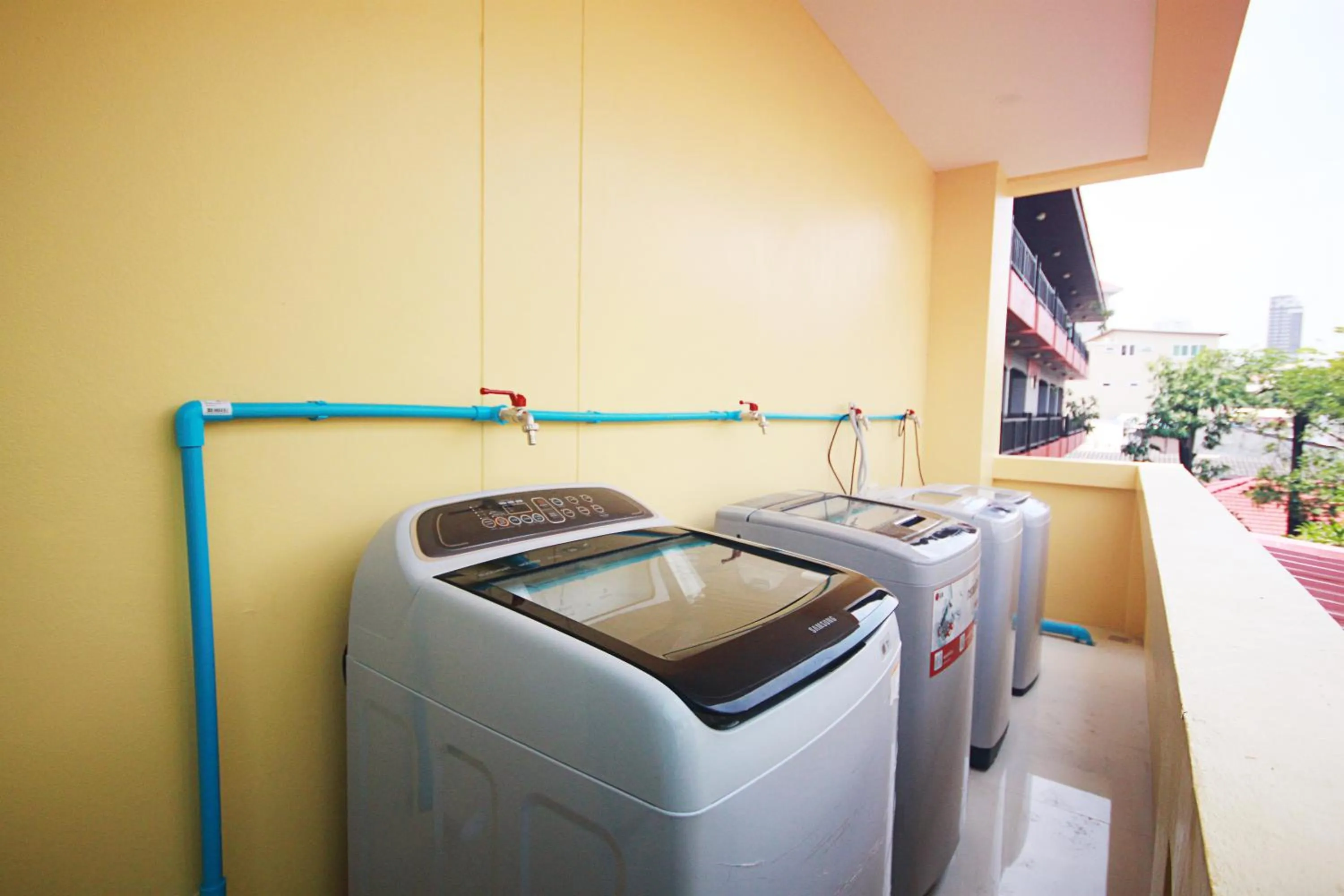 Area and facilities in Happy Hostel