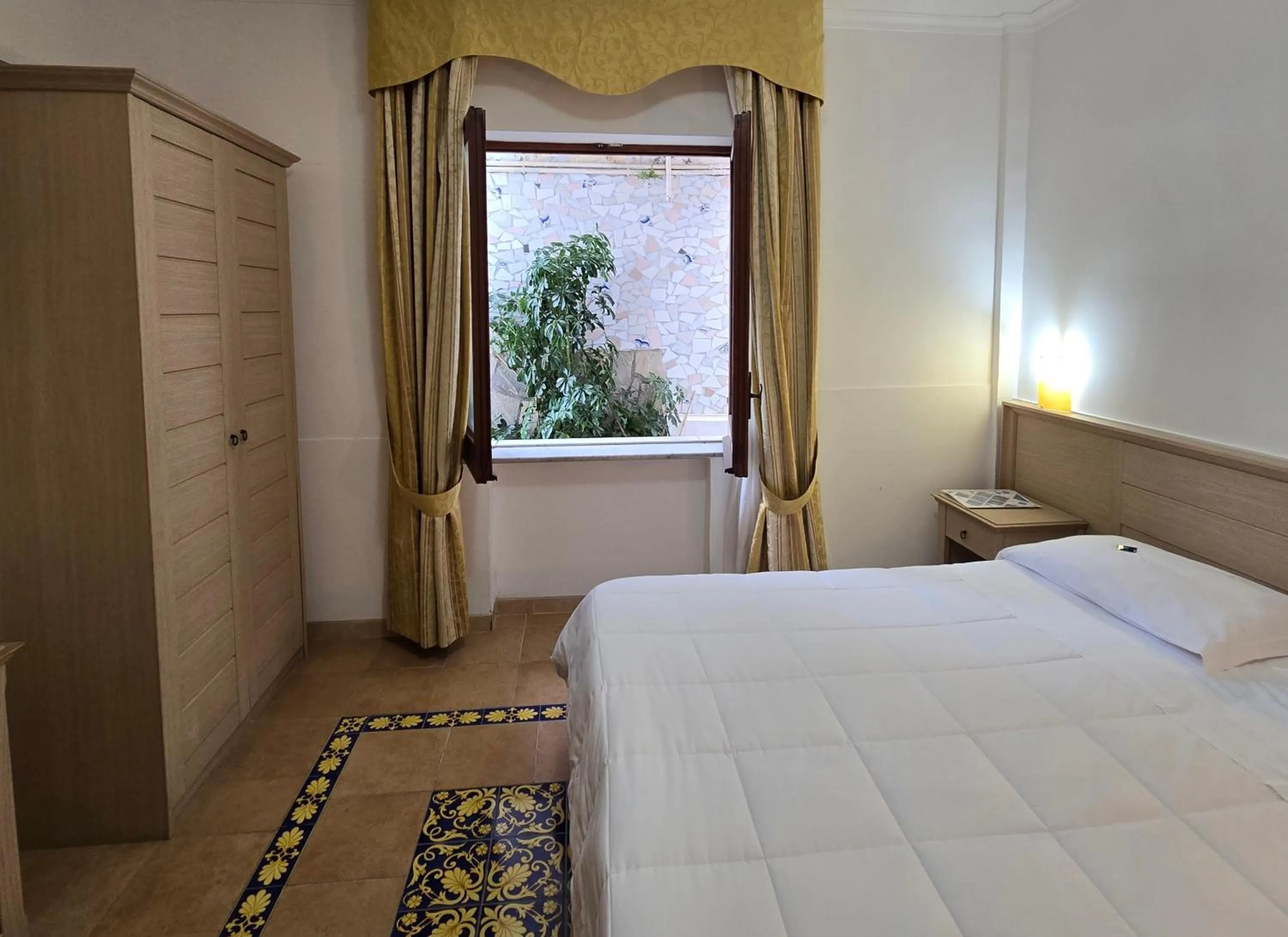 View (from property/room), Bed in Hotel Il Nido Sorrento