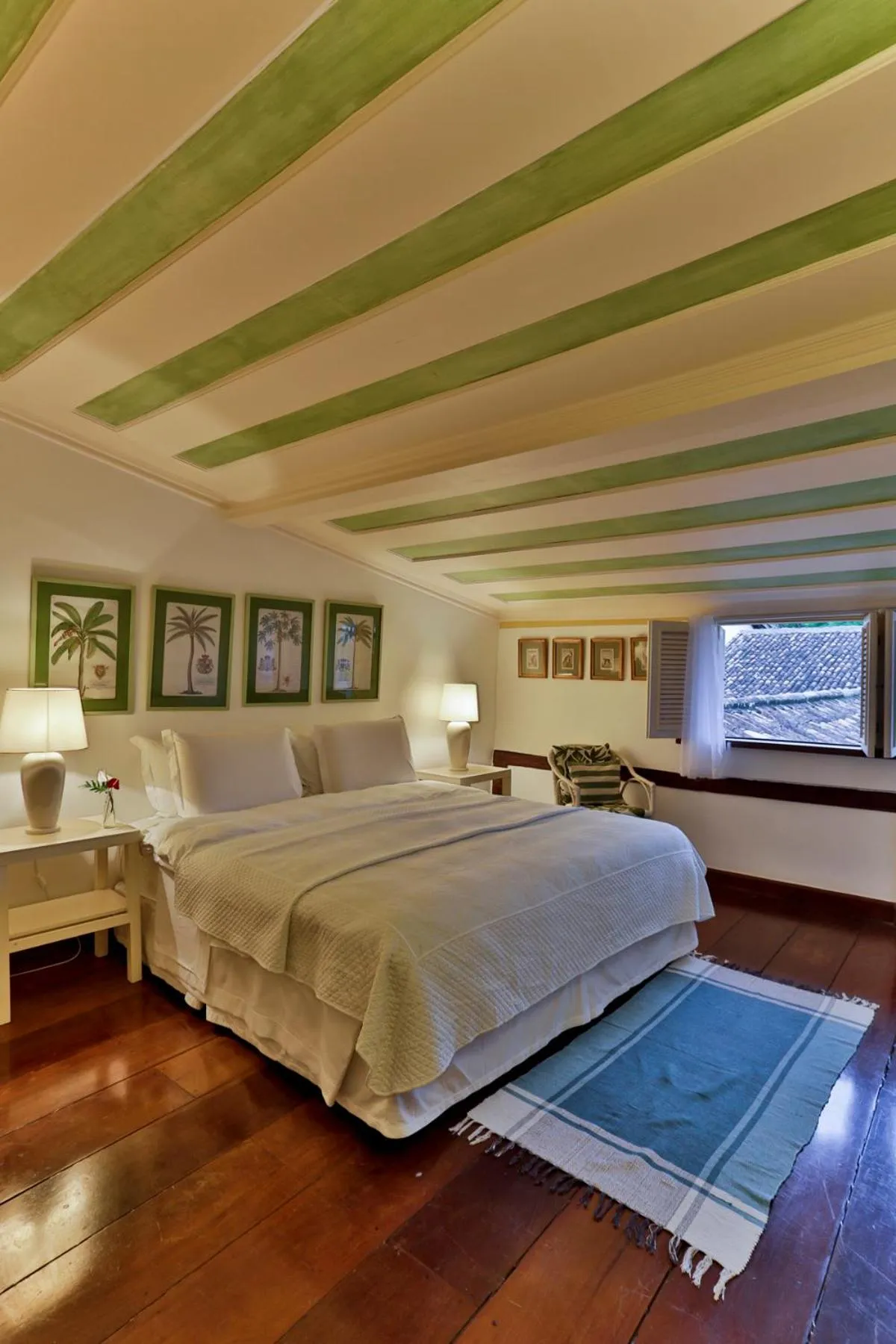 Photo of the whole room, Bed in Sandi Hotel