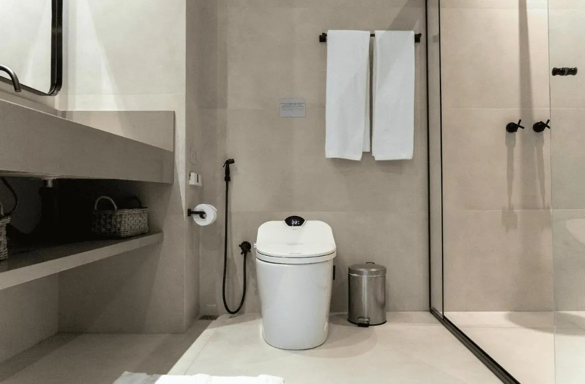 Toilet in Sandi Hotel