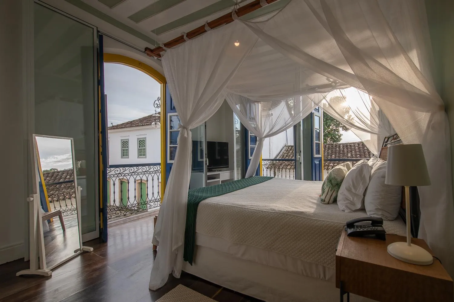 Photo of the whole room, Bed in Sandi Hotel