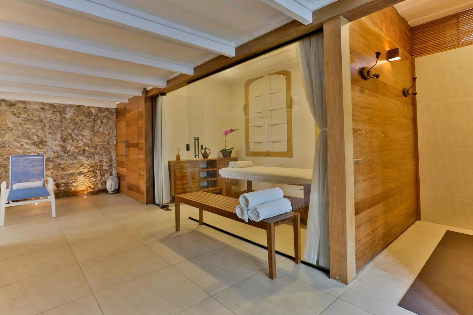 Spa and wellness centre/facilities, Bed in Sandi Hotel