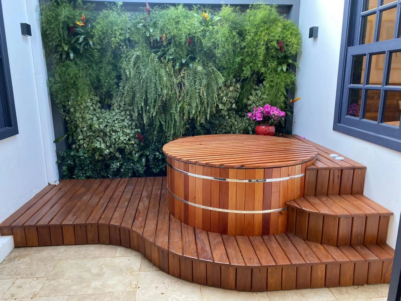 Garden in Sandi Hotel