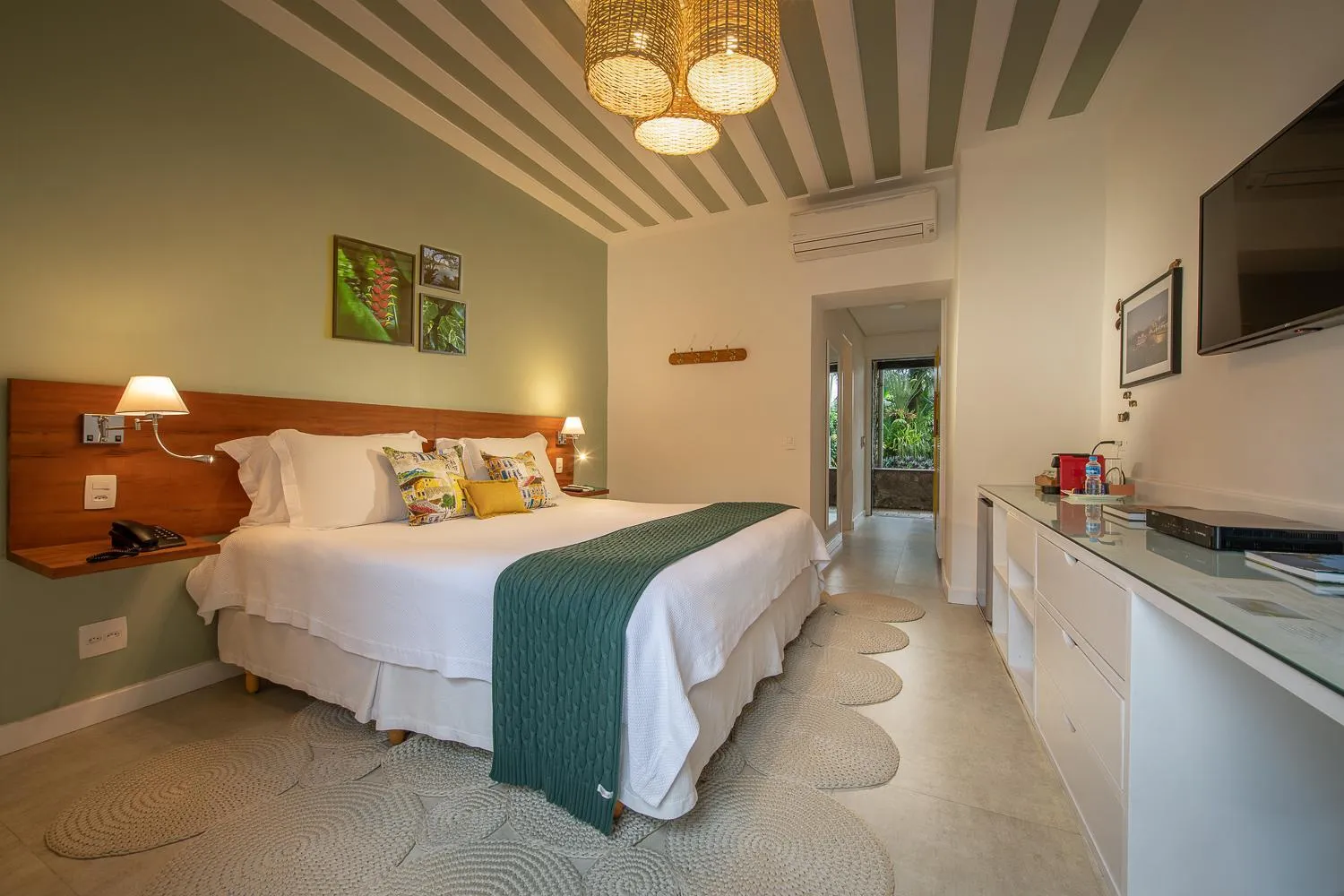 Photo of the whole room, Bed in Sandi Hotel