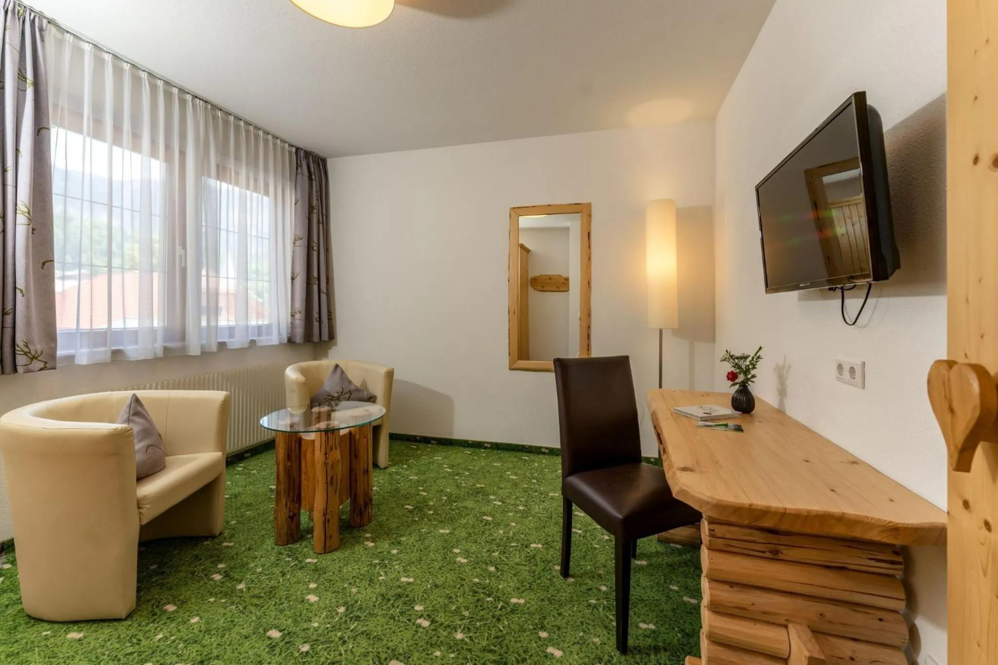 Living room in Hartweger's Hotel