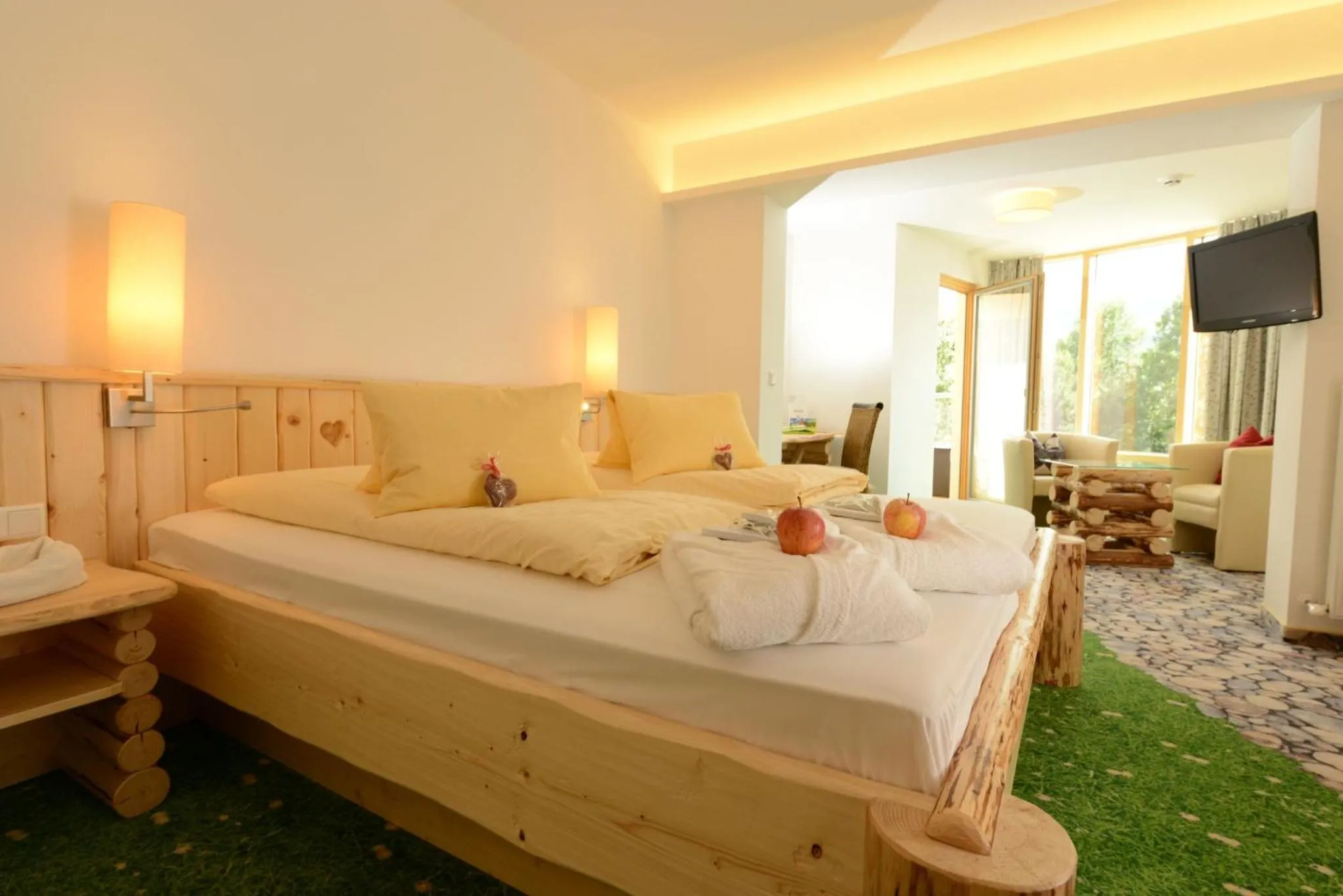 Photo of the whole room, Bed in Hartweger's Hotel