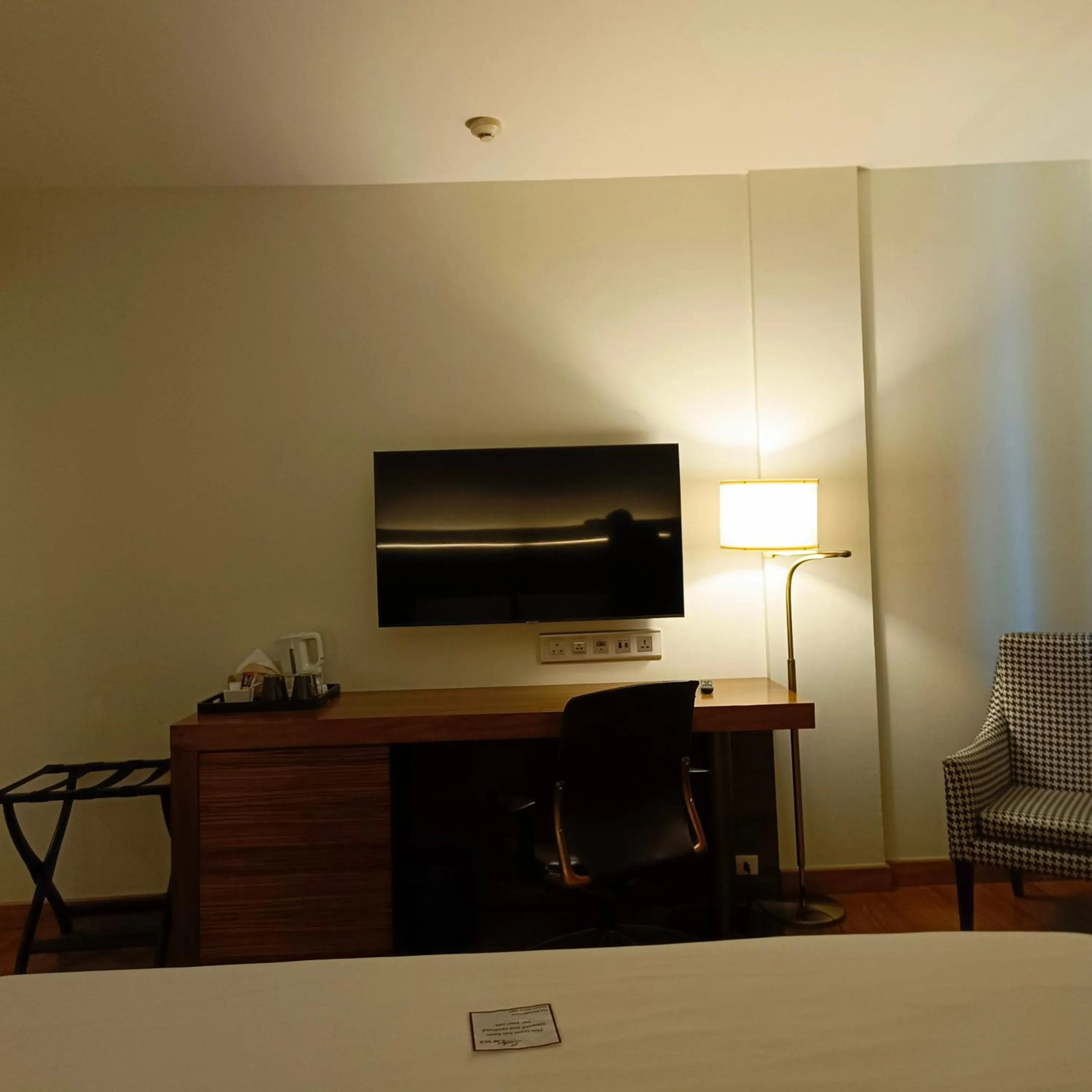 TV and multimedia in Sacha's Hotel Uno