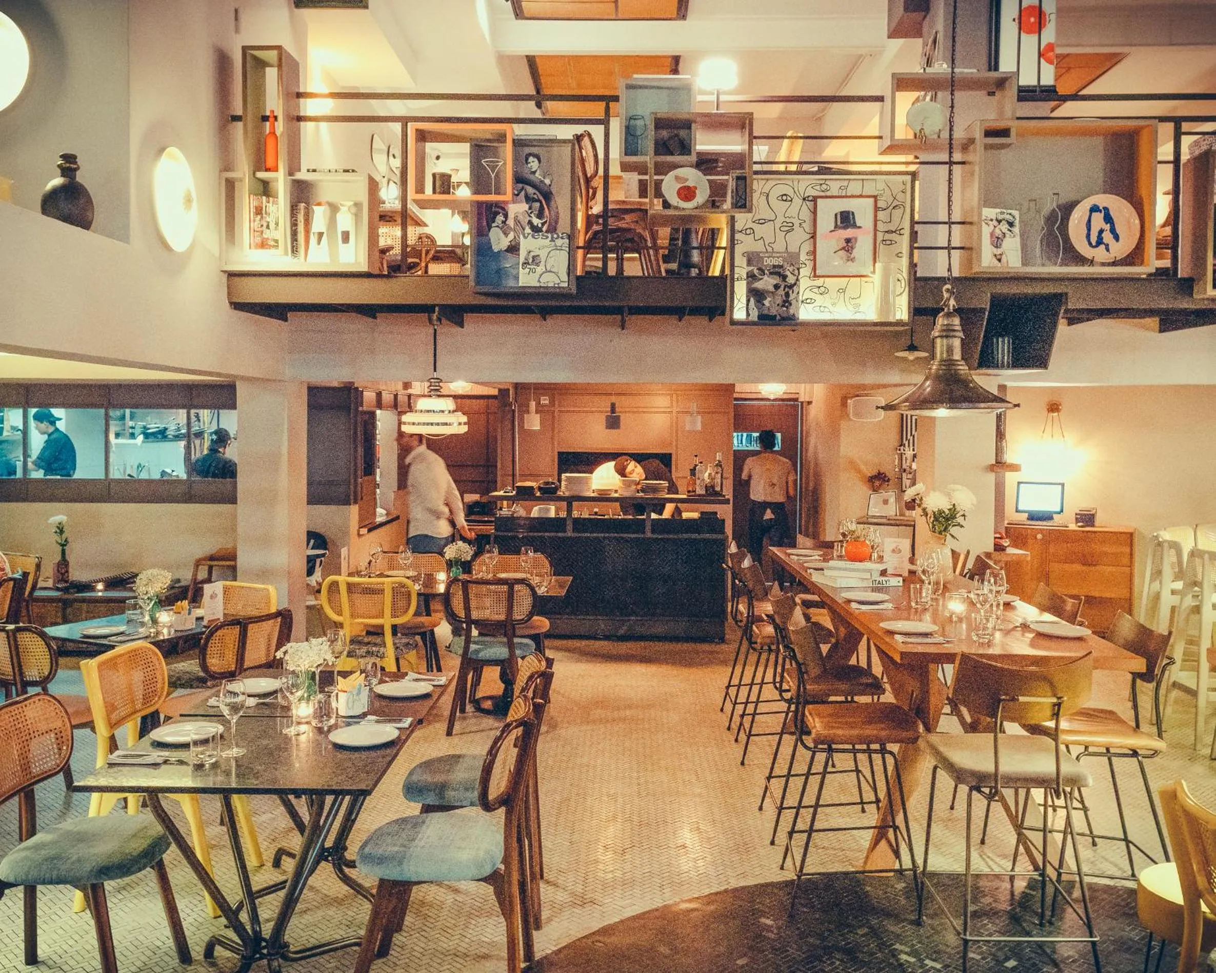 Restaurant/places to eat in Sacha's Hotel Uno