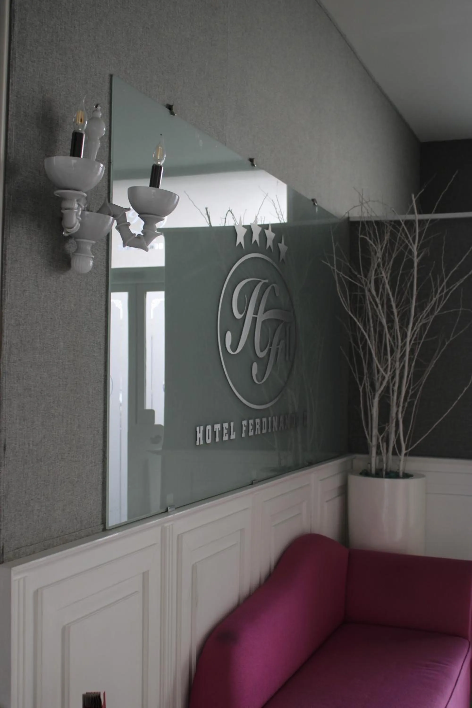 Communal lounge/ TV room in Hotel Ferdinando II